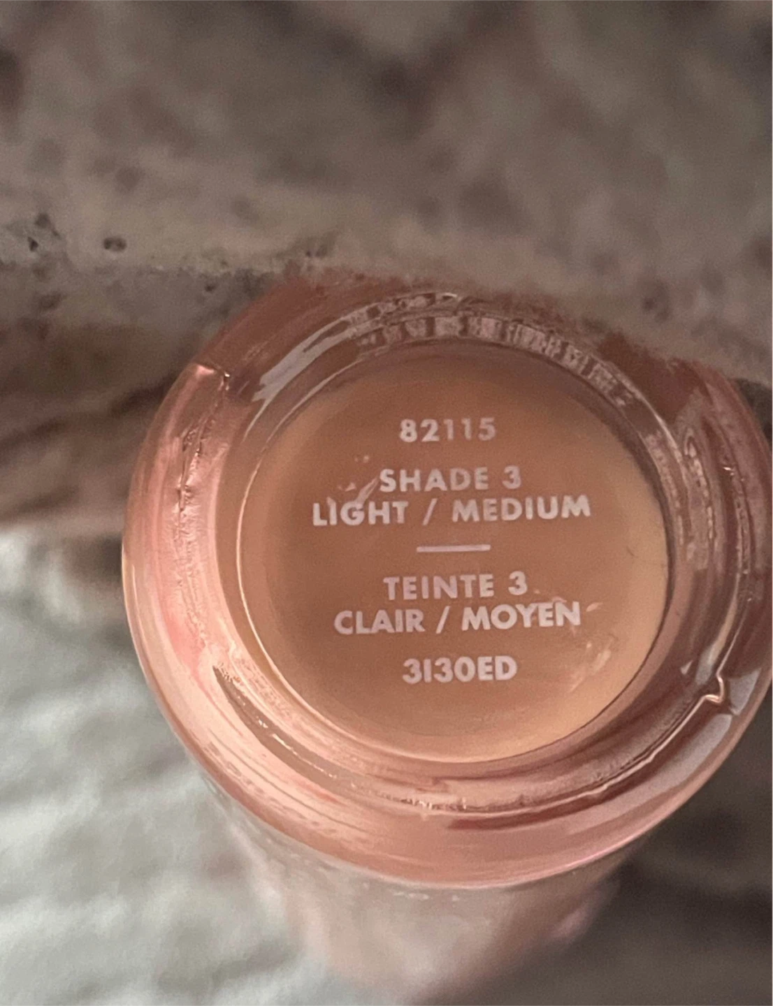 e.l.f. Halo Glow Liquid Filter - Shade 3 Light/Medium - photo 3