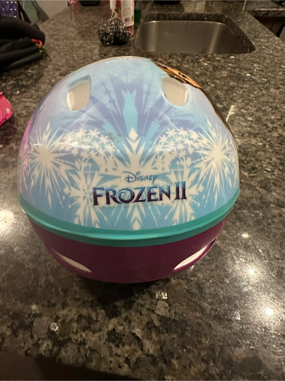 Disney Frozen II Helmet & Minnie Mouse Protective Gear Set - photo 3