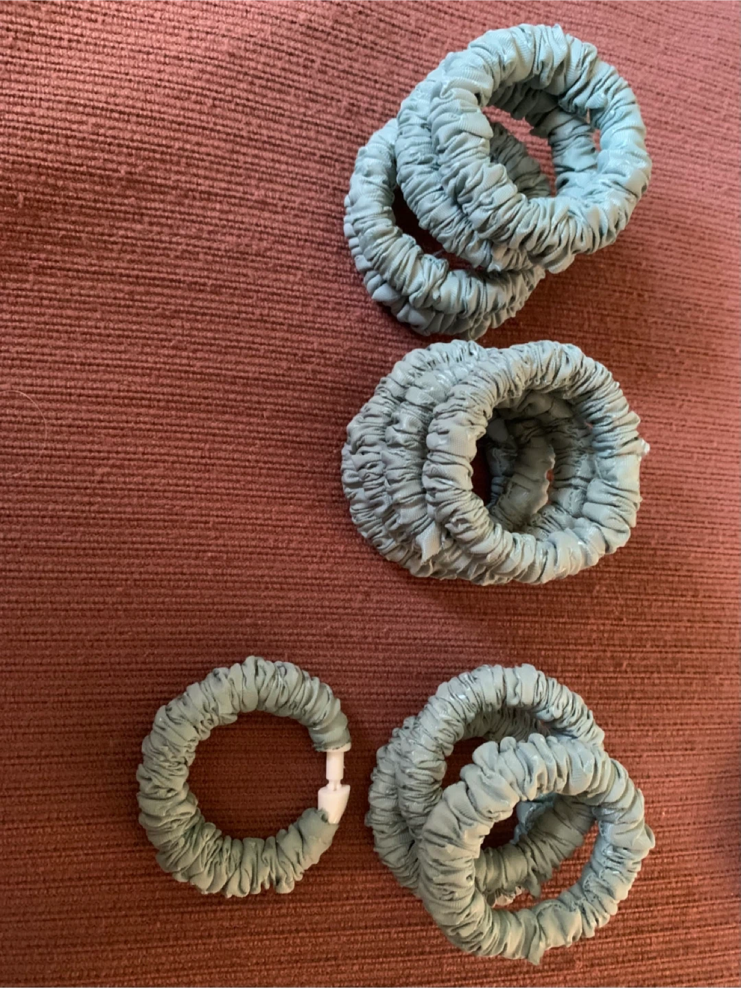 🥕Green fabric covered shower curtain rings (12)