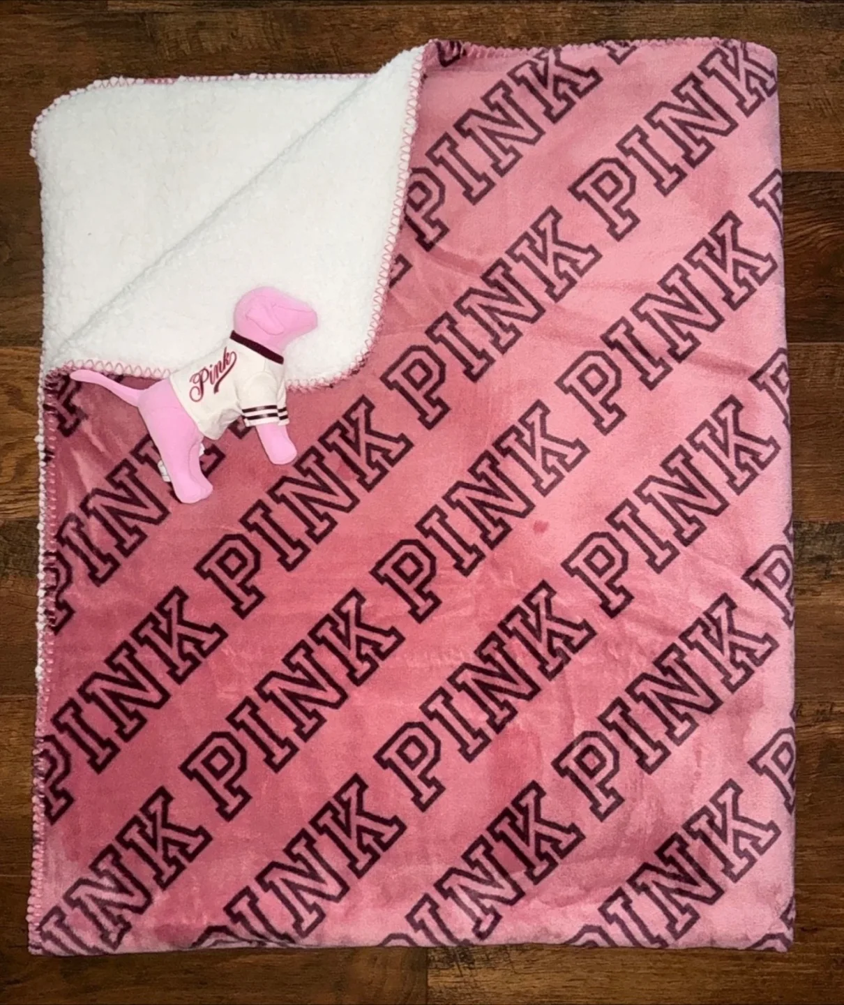 Victoria's Secret PINK Blanket - New in Package! image indicator(2)