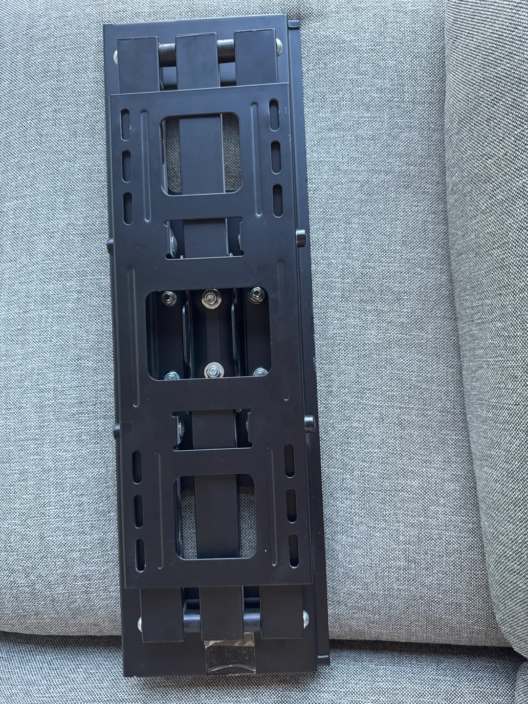 Best Buy Essentials Full Motion TV Wall Mount – BE-MLFM - photo 3
