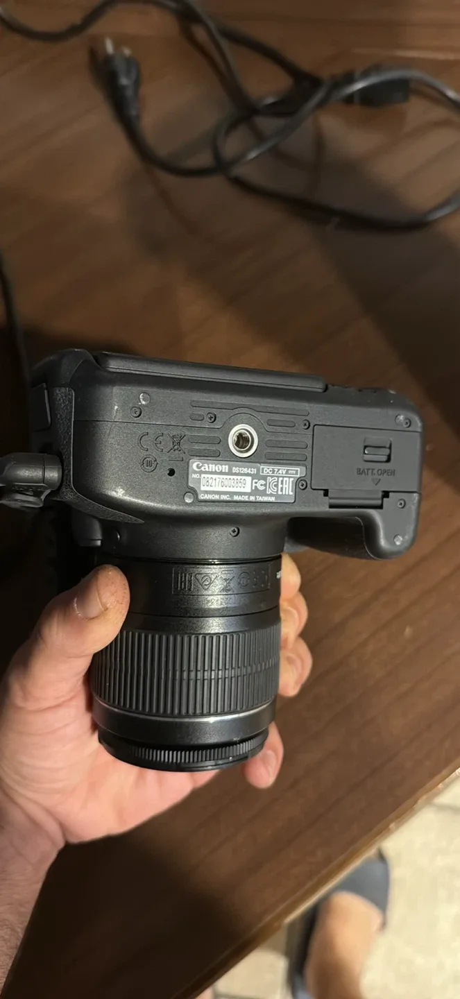 Canon EOS Rebel T6 Camera with Rode Microphone image indicator(4)