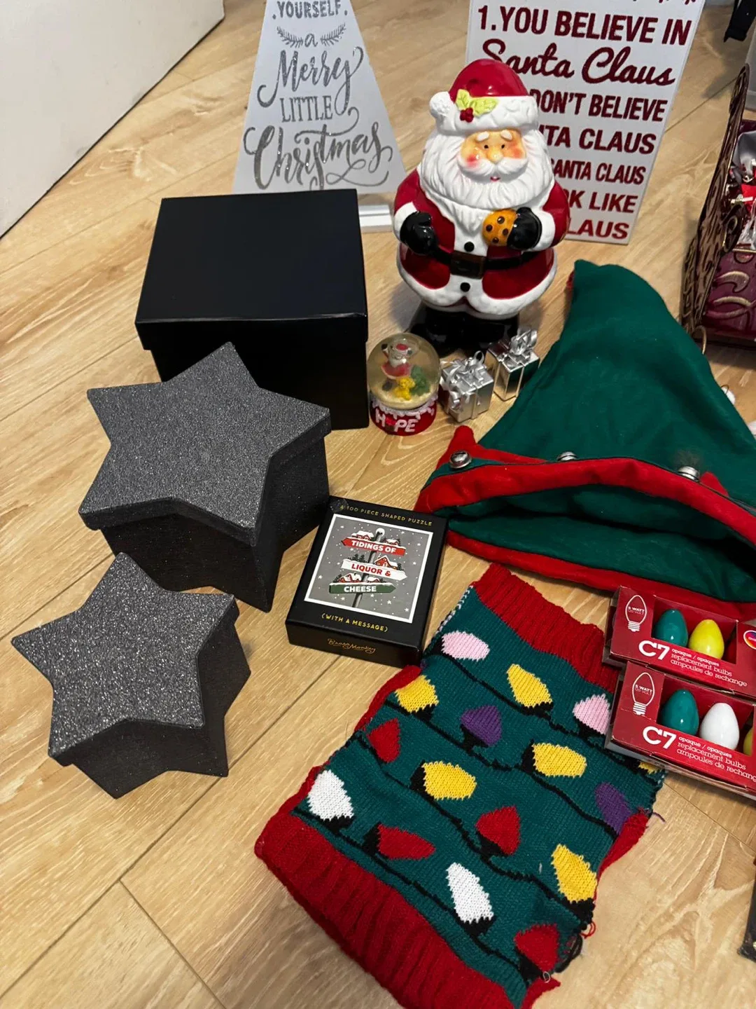 Christmas Ornaments, Puzzle, Bulbs, Hats thumbnail