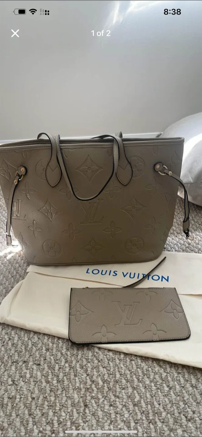 Louis Vuitton Empreinte Leather OnTheGo Tote image indicator(5)