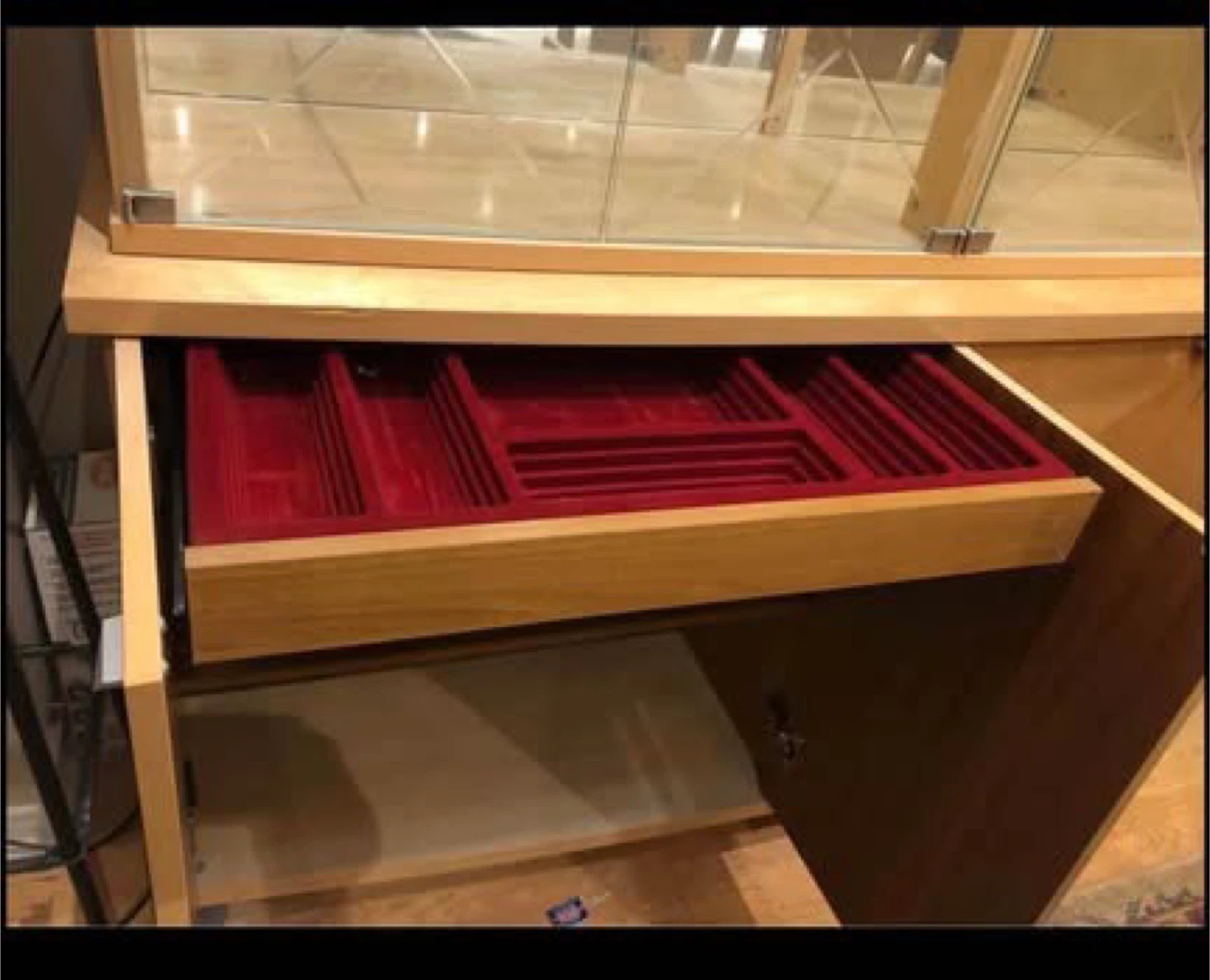 Display Cabinet with Glass Shelves - photo 3