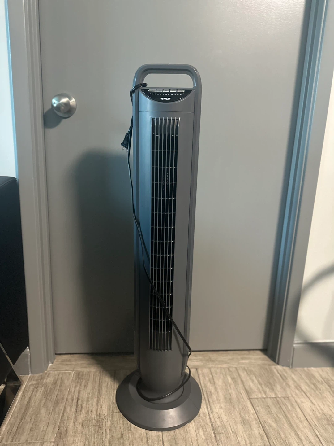 Seville Classics Tower Fan - Great Condition - photo 2
