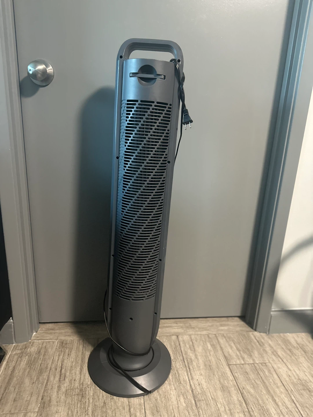 Seville Classics Tower Fan - Great Condition - photo 3