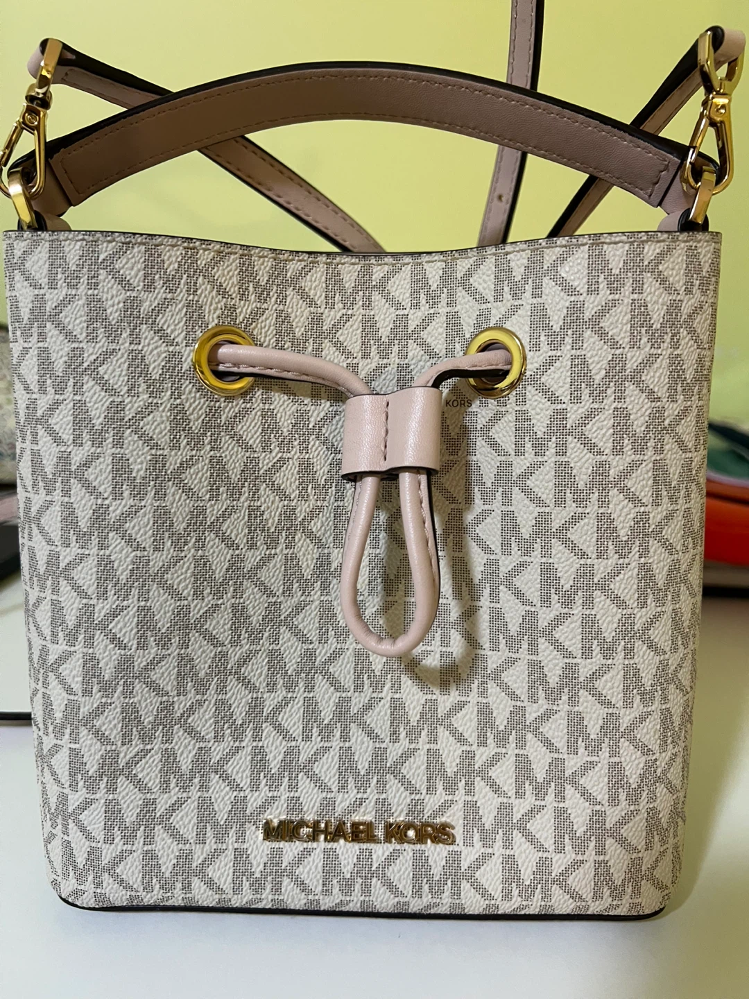 Michael Kors Bucket Bag