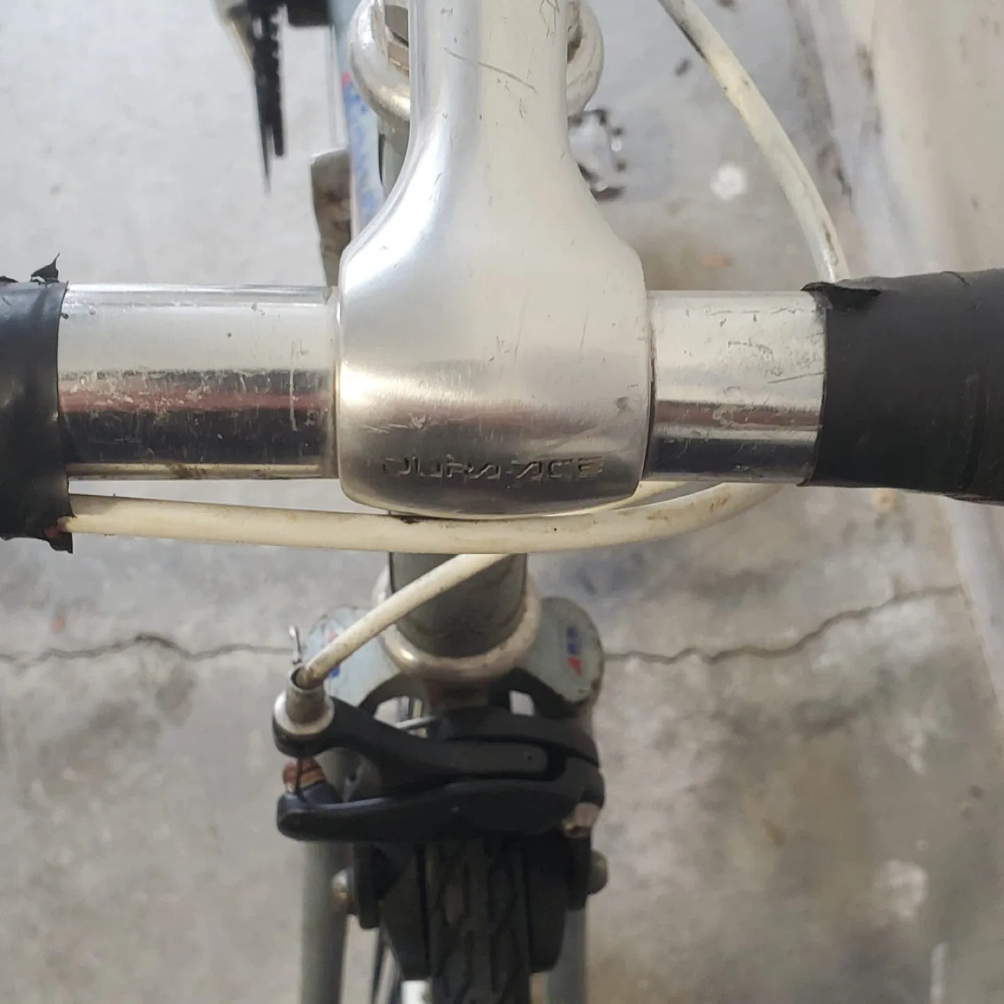 Bianchi Road Bike with Dura-Ace Components image indicator(4)