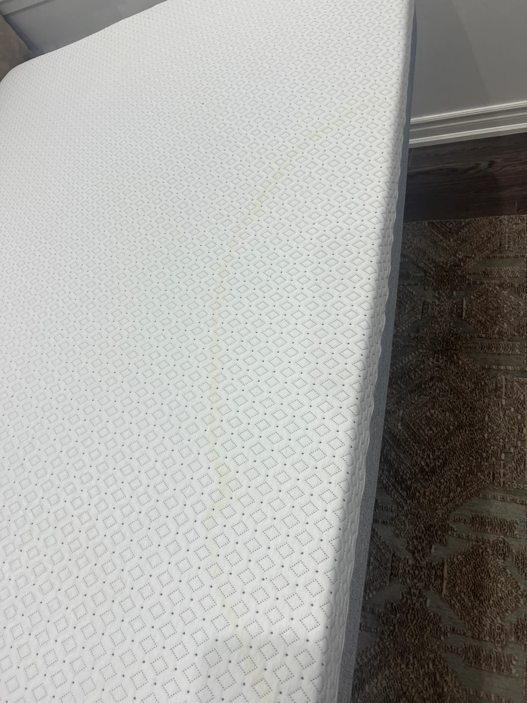Endy Queen Mattress - Good Condition - photo 3