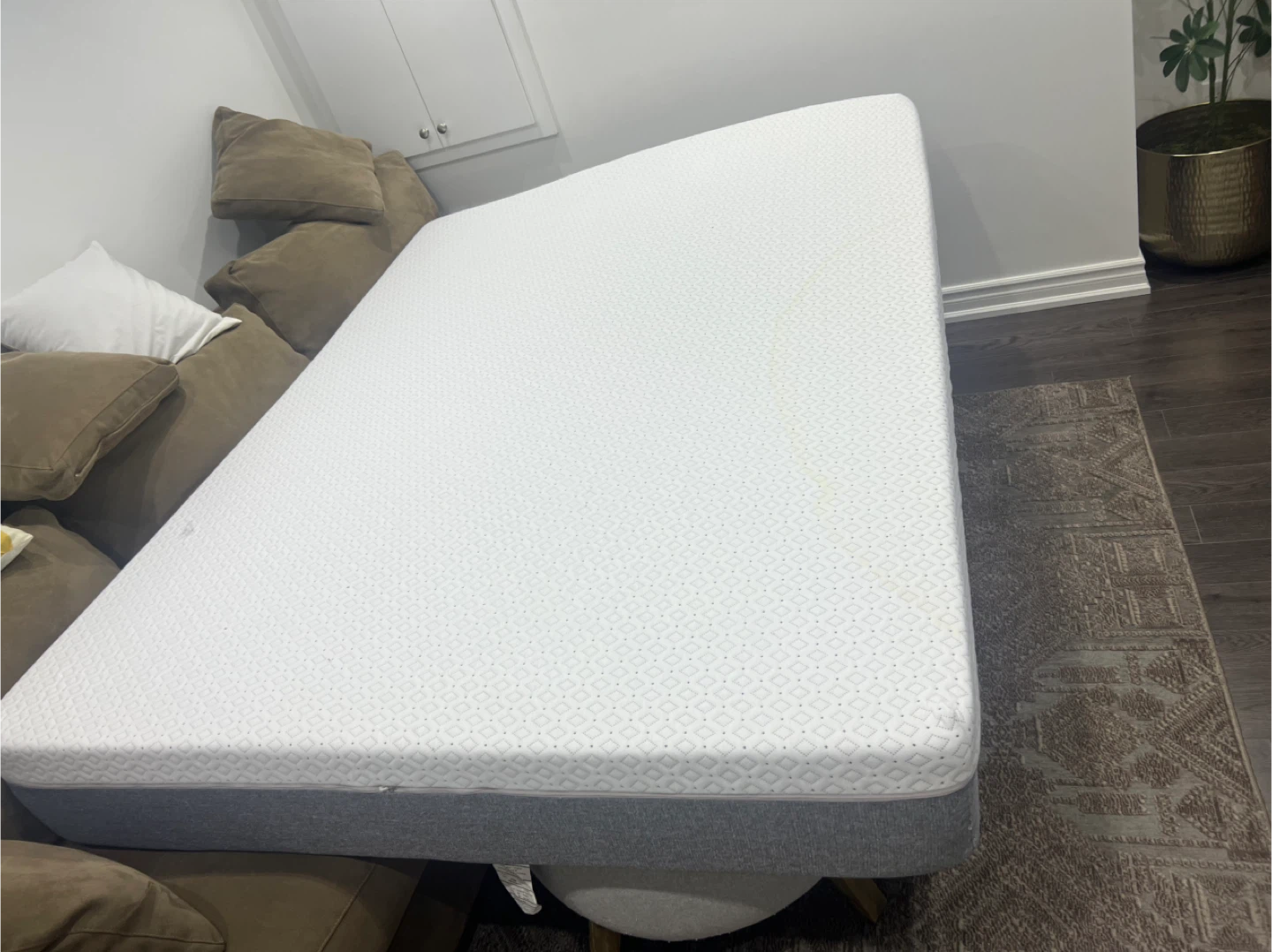 Endy Queen Mattress - Good Condition - photo 2