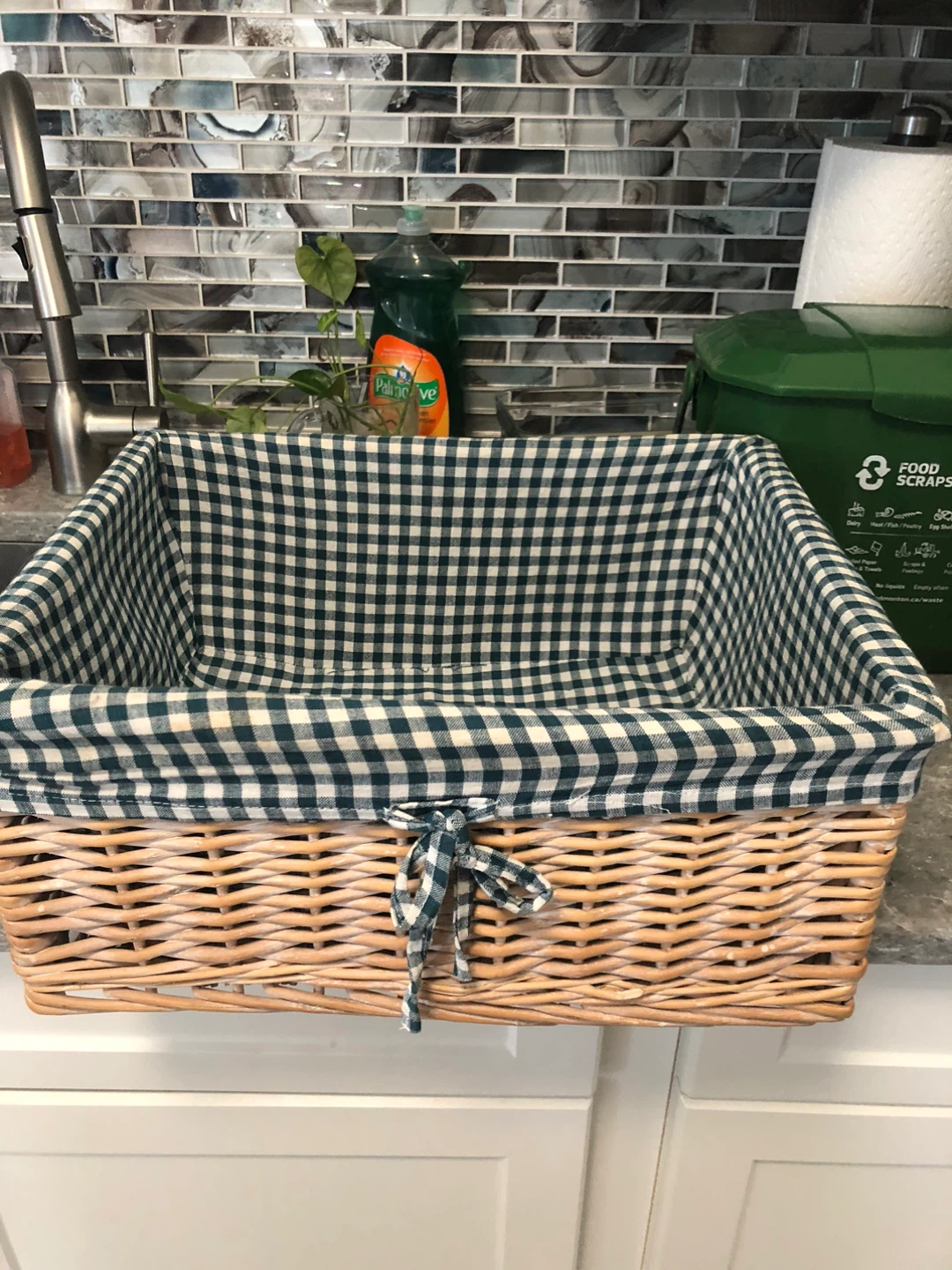 Wicker Basket with Green Gingham Liner - photo 5
