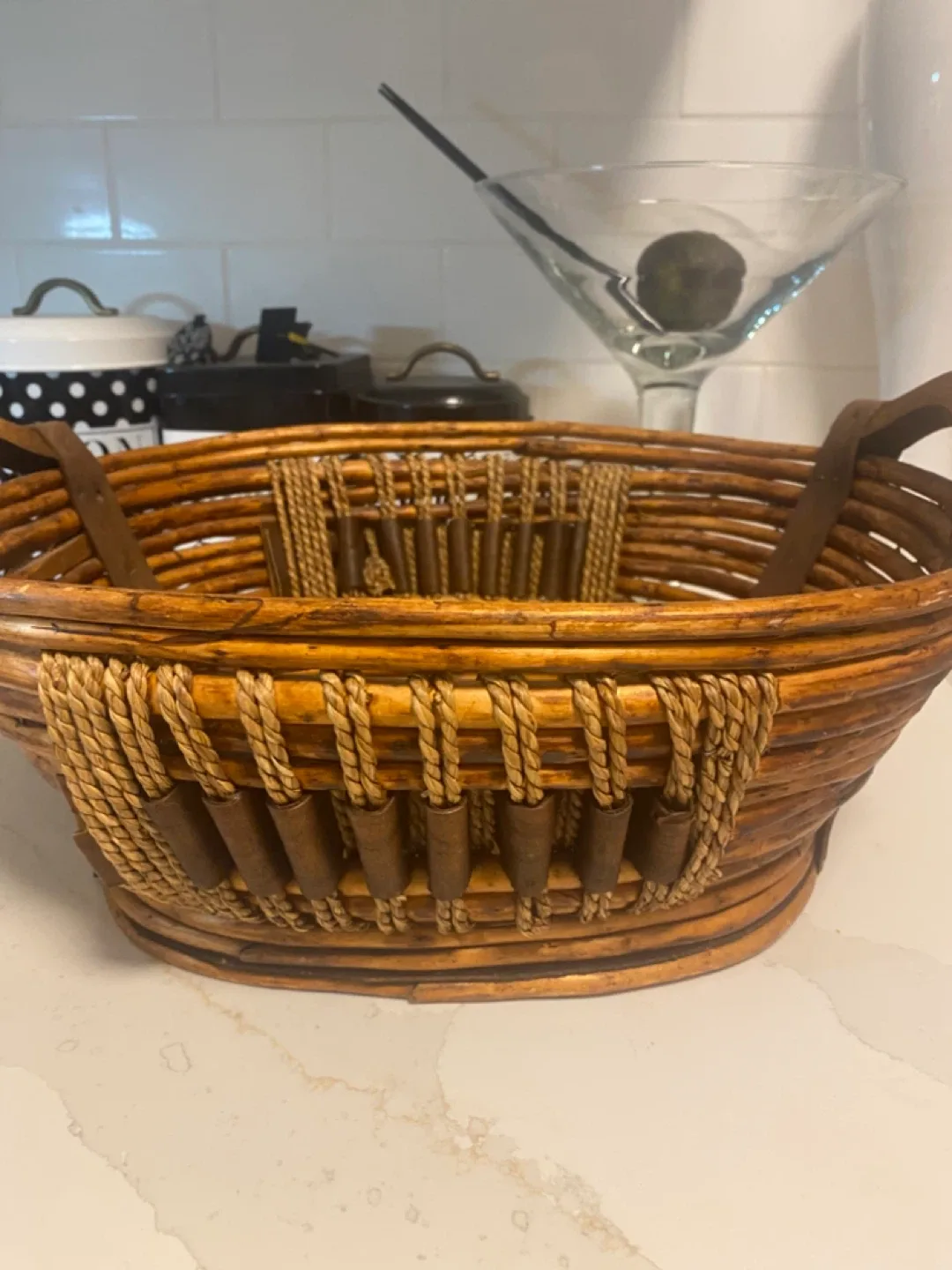 Wicker Basket with Handles image indicator(2)