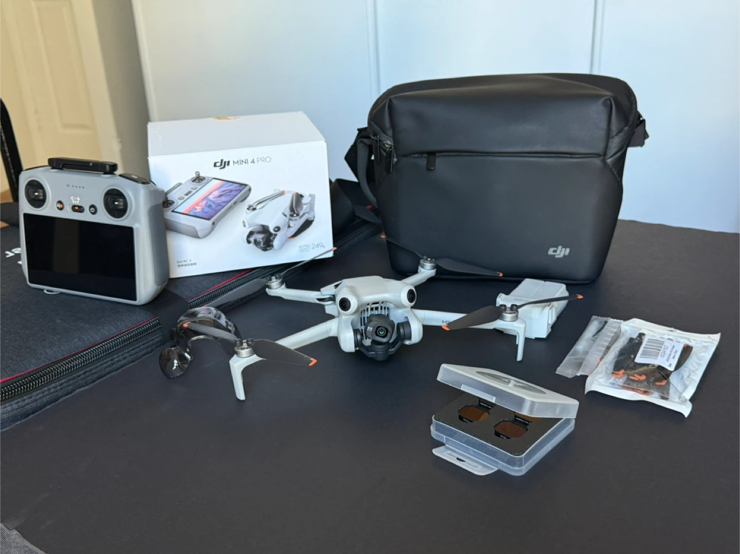 DJI Mini 4 Pro kit - 2 batteries