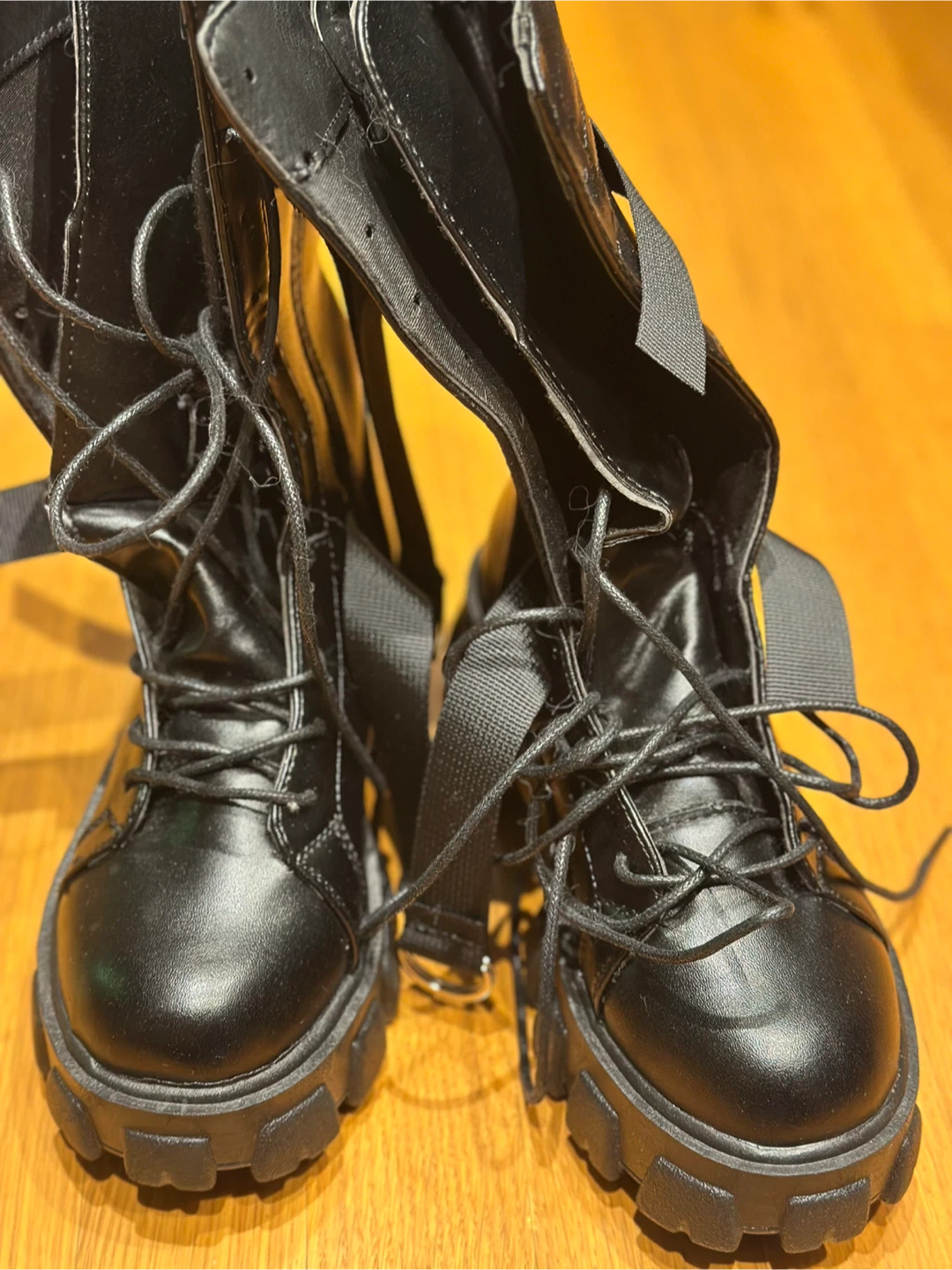 Black Platform Boots, Size 7 - photo 4