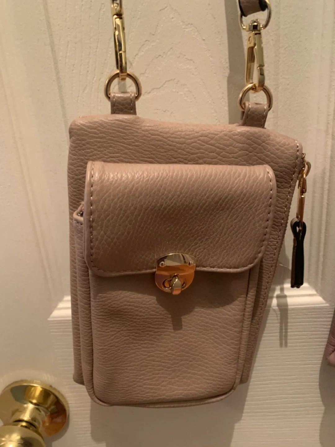 2 Crossbody Bags-PRICE DROP. image indicator(3)