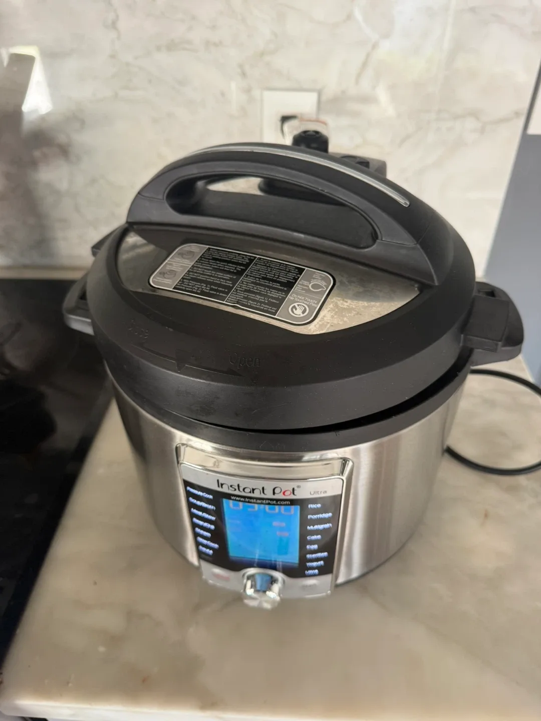 Instant Pot 60 Ultra 6qt Electric Pressure Cooker + extra pot image indicator(5)