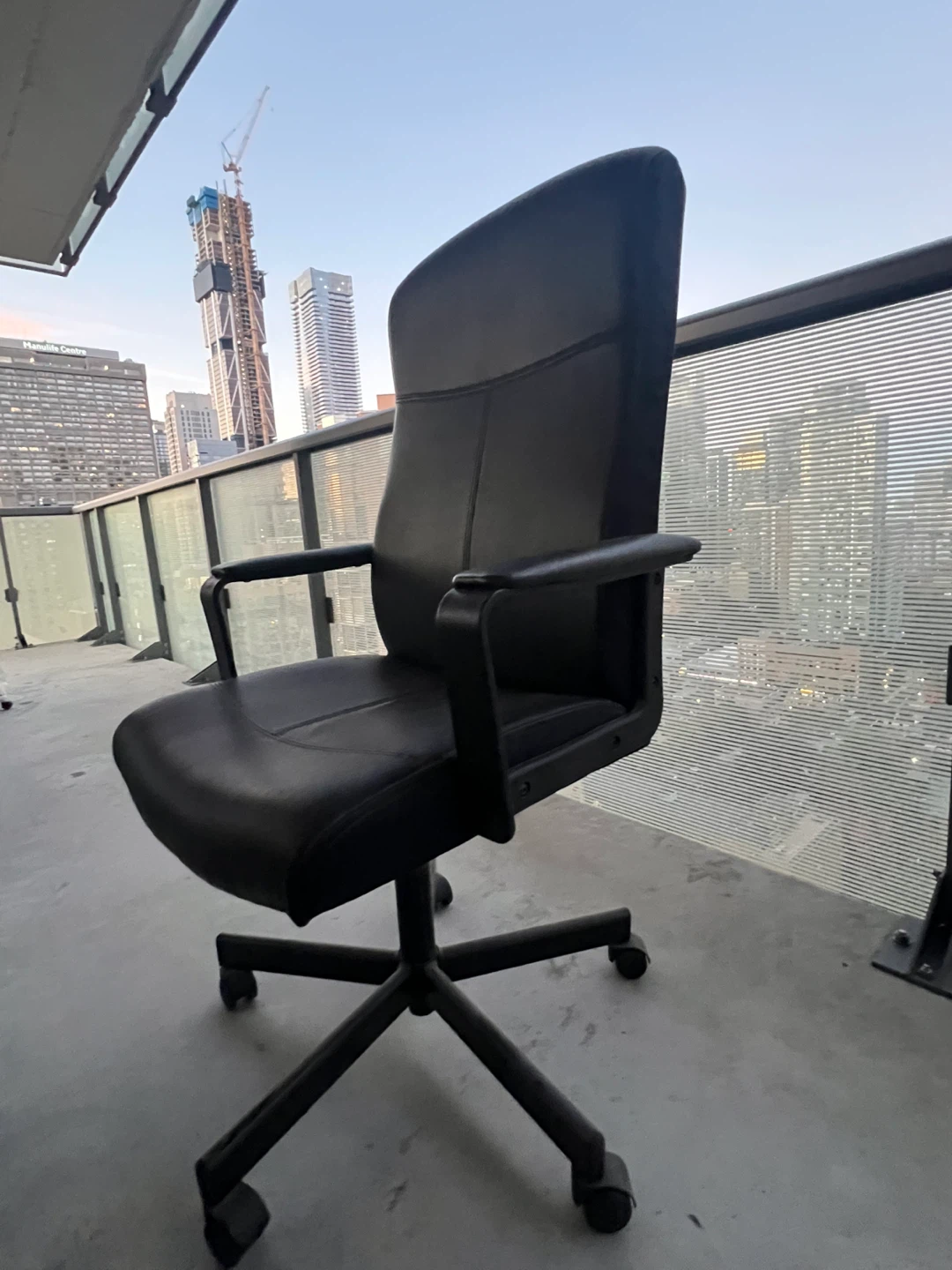 Black Office Chair - photo 3