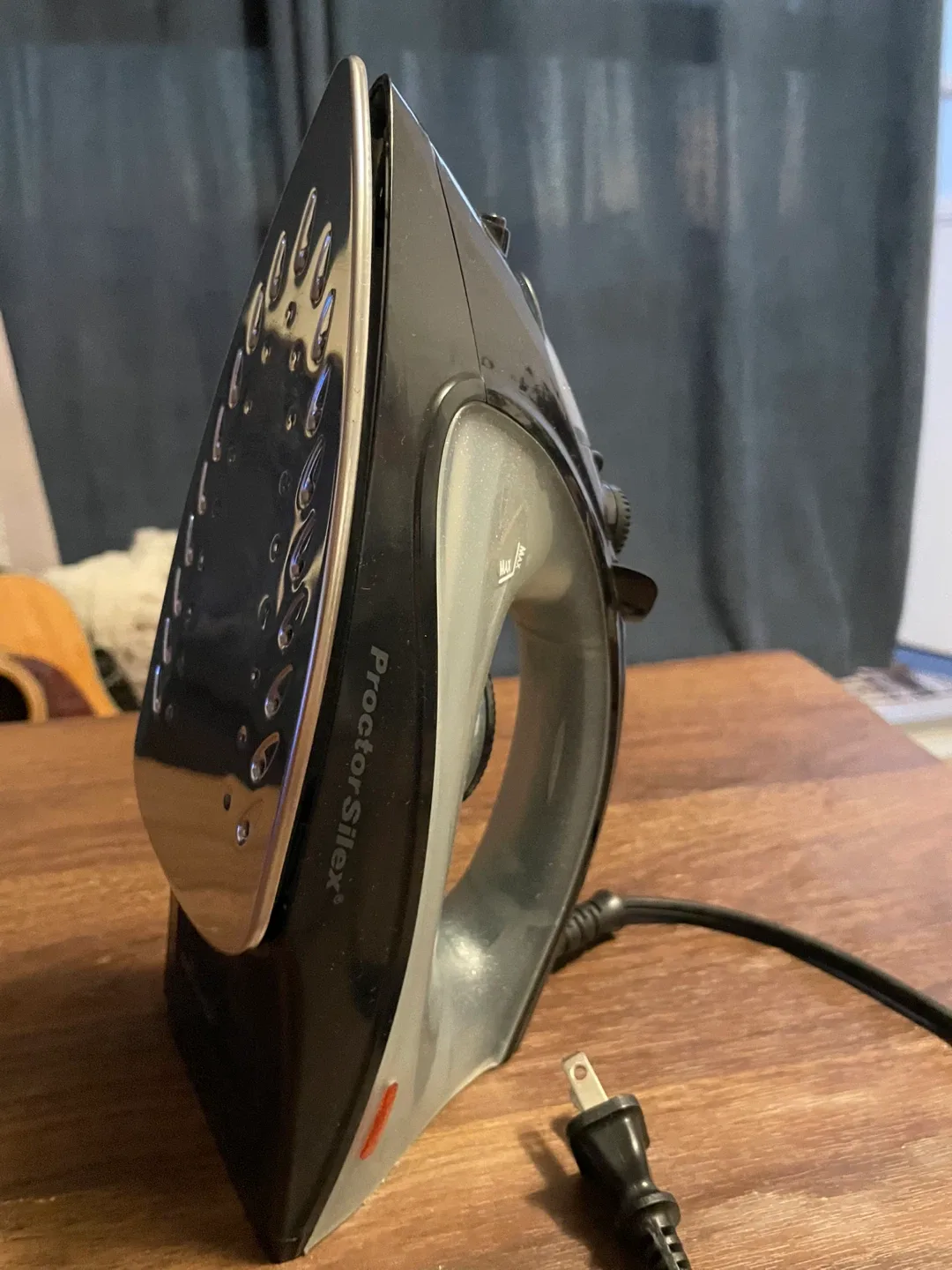 Clothes Iron thumbnail