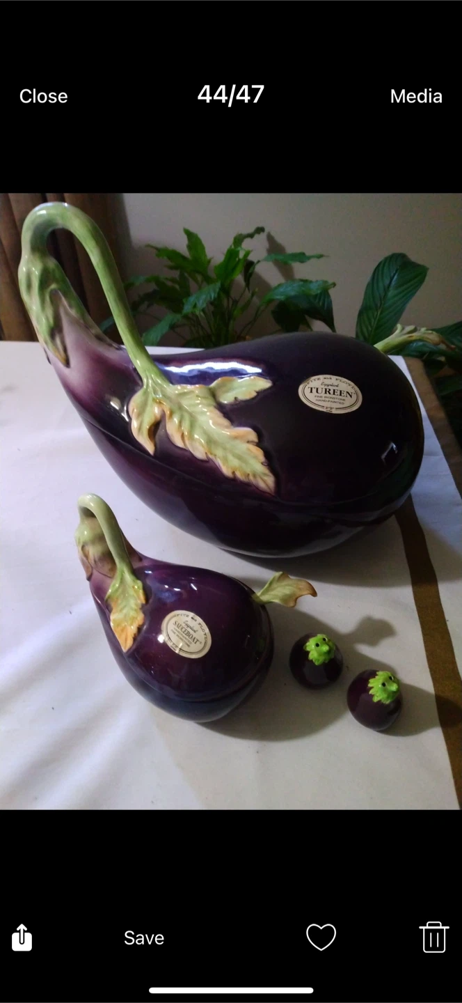 Capodimonte Eggplant Tureen & Sauceboat Set