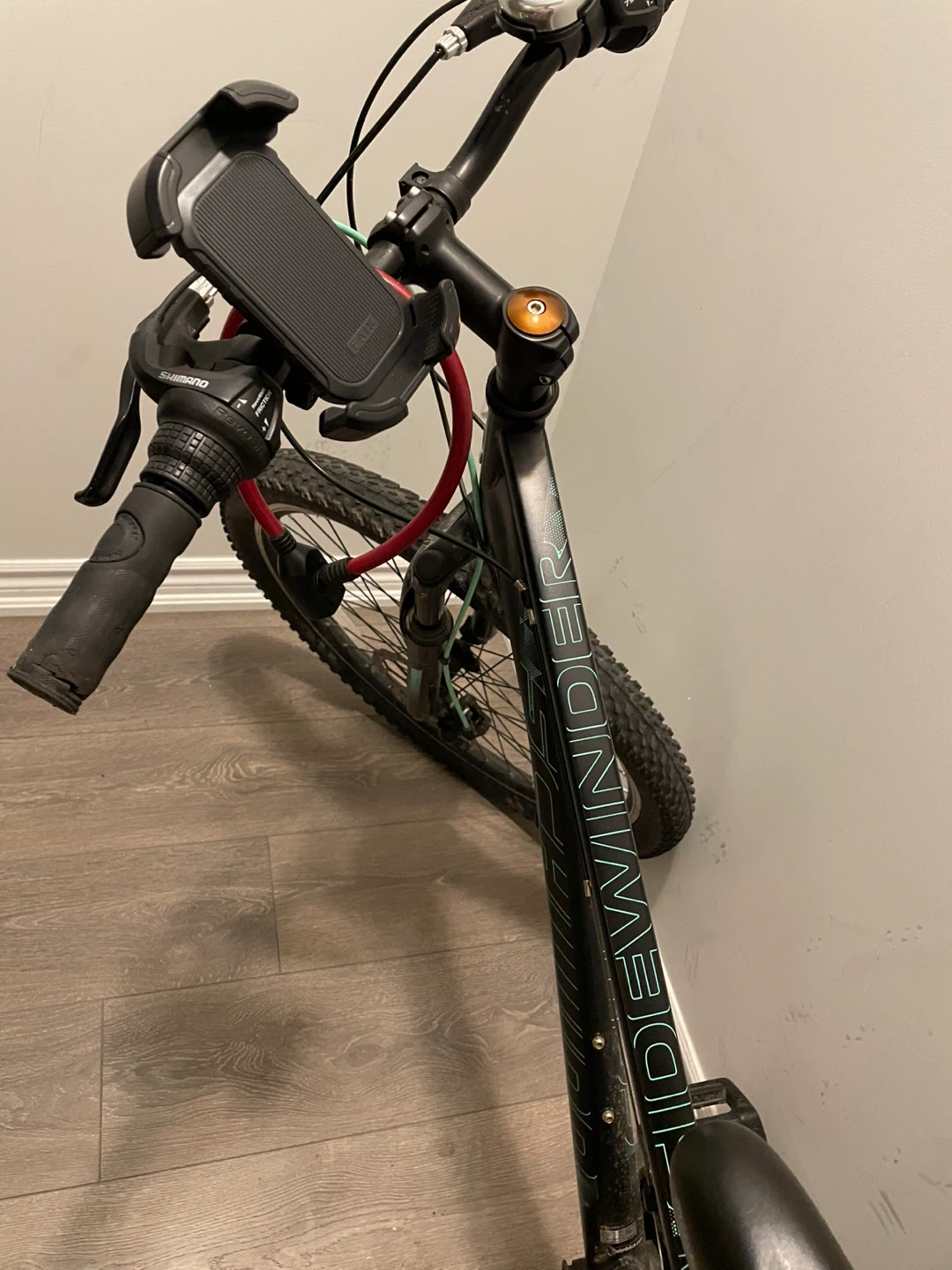 Schwinn Sidewinder Mountain Bike - photo 3