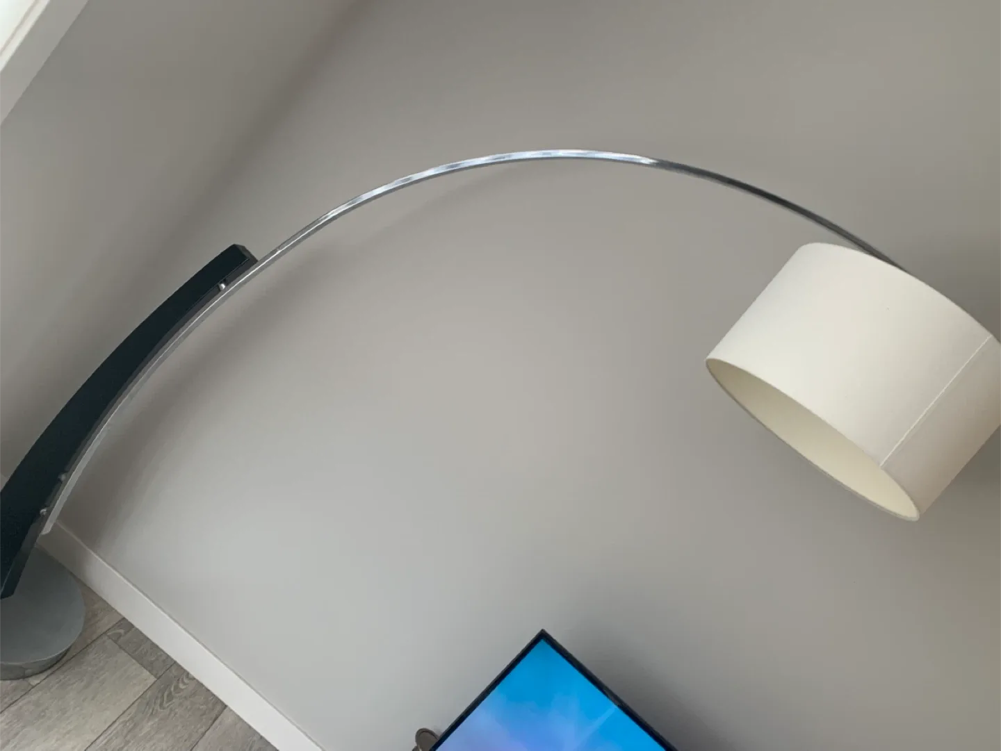 Modern Arc Floor Lamp - Chrome Finish image indicator(4)