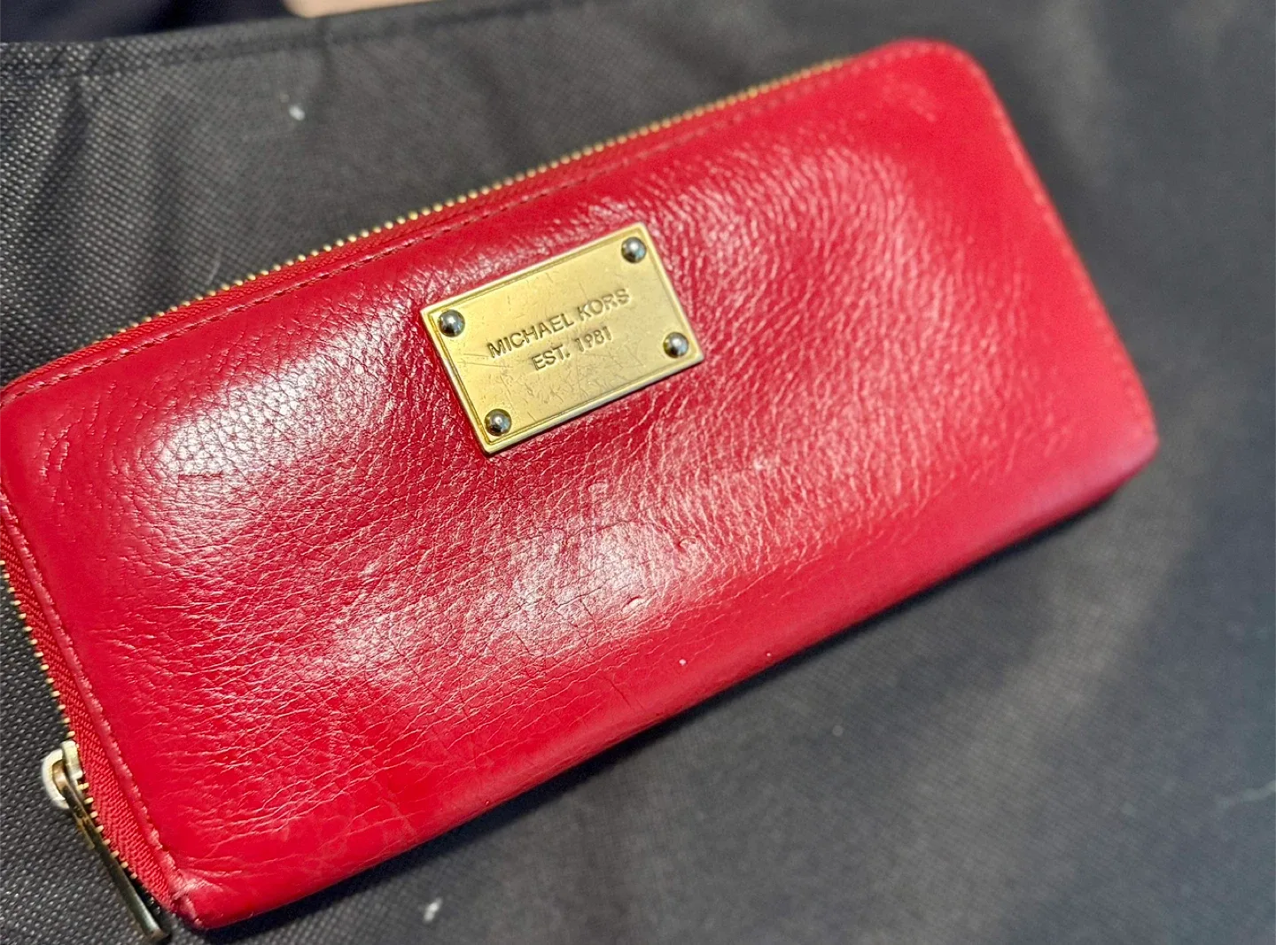 Michael Kors Red Wallet image indicator(2)