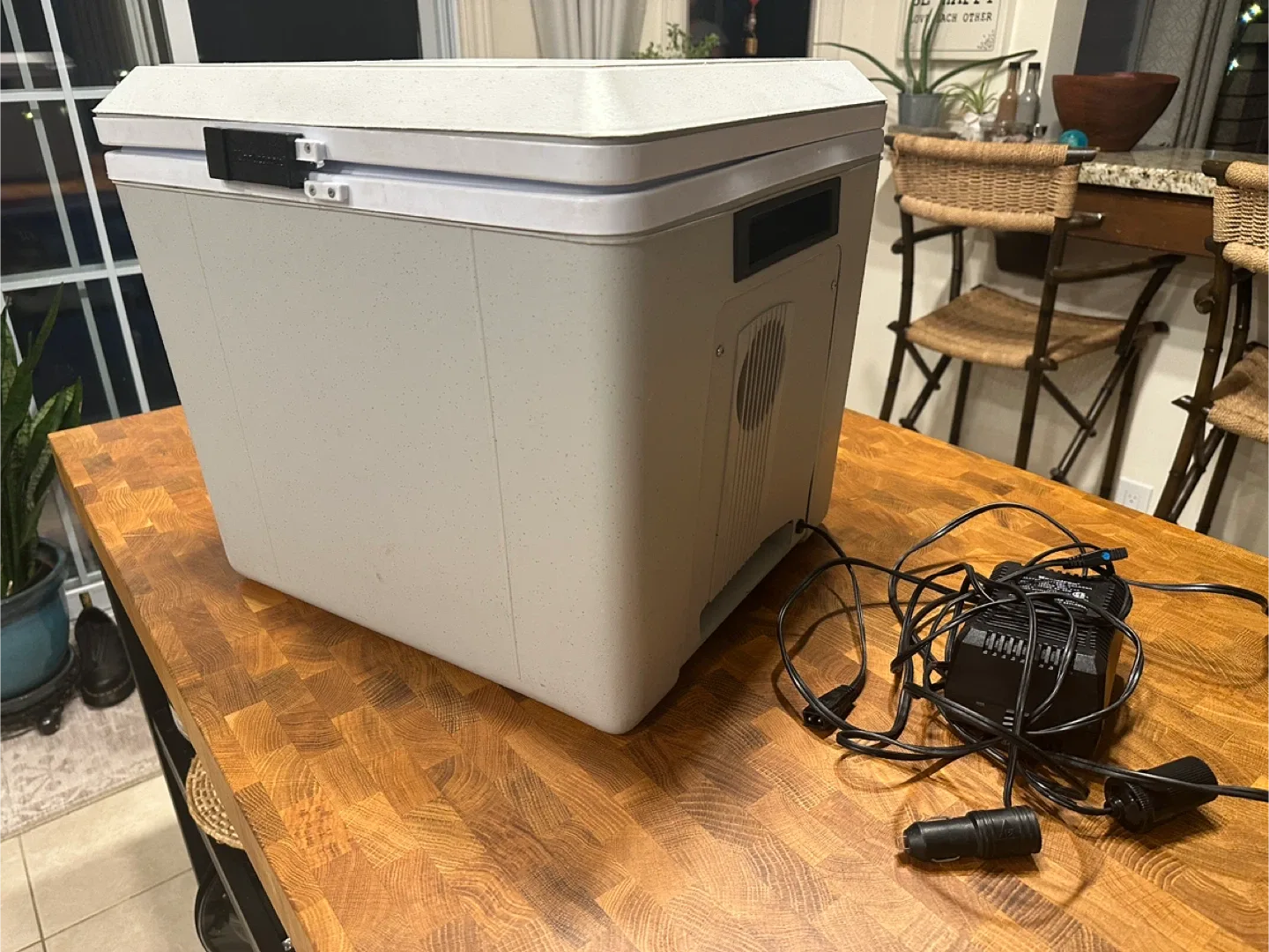 Portable Fridge/Warner with Power Adapter