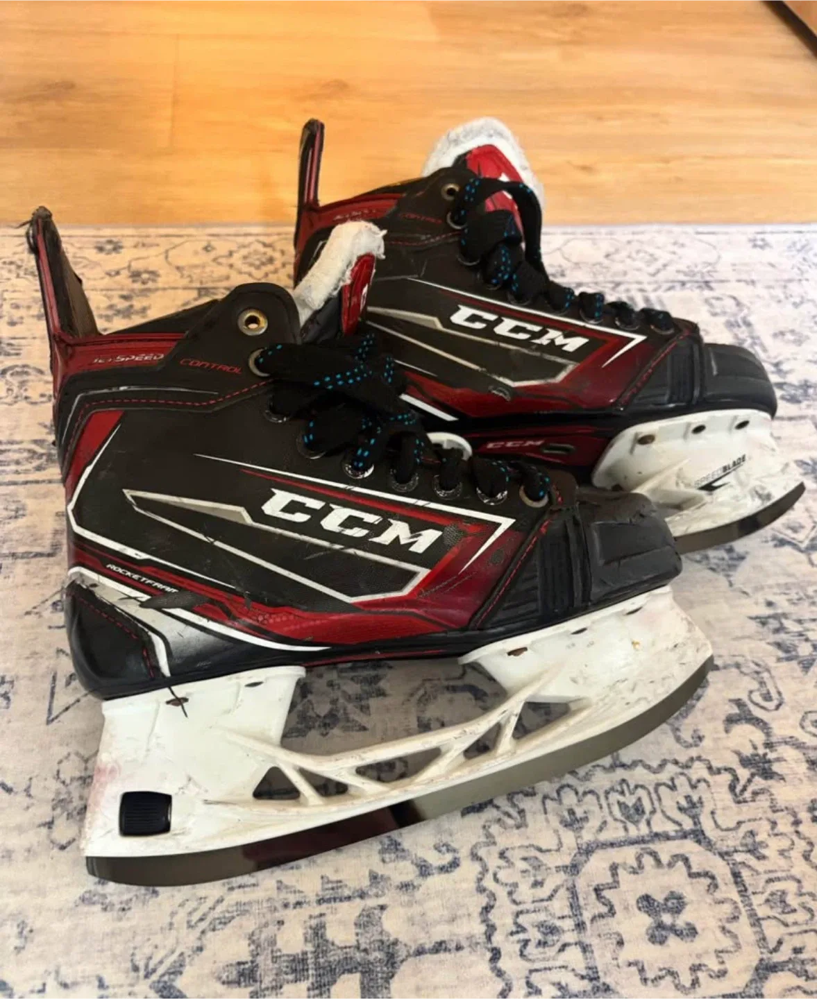 CCM ce Skates - Size 4 US thumbnail