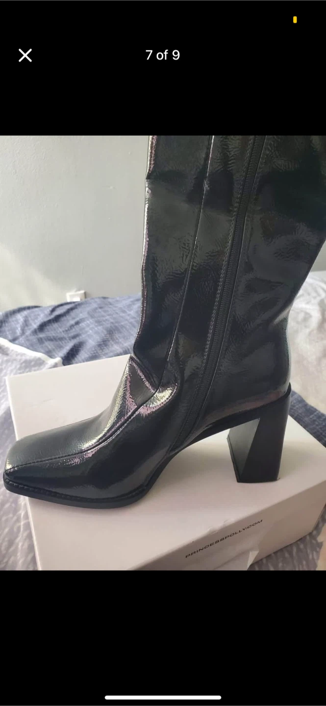 Princess Polly Lenore Black Crinkle Patent Boots - US 8 - photo 2