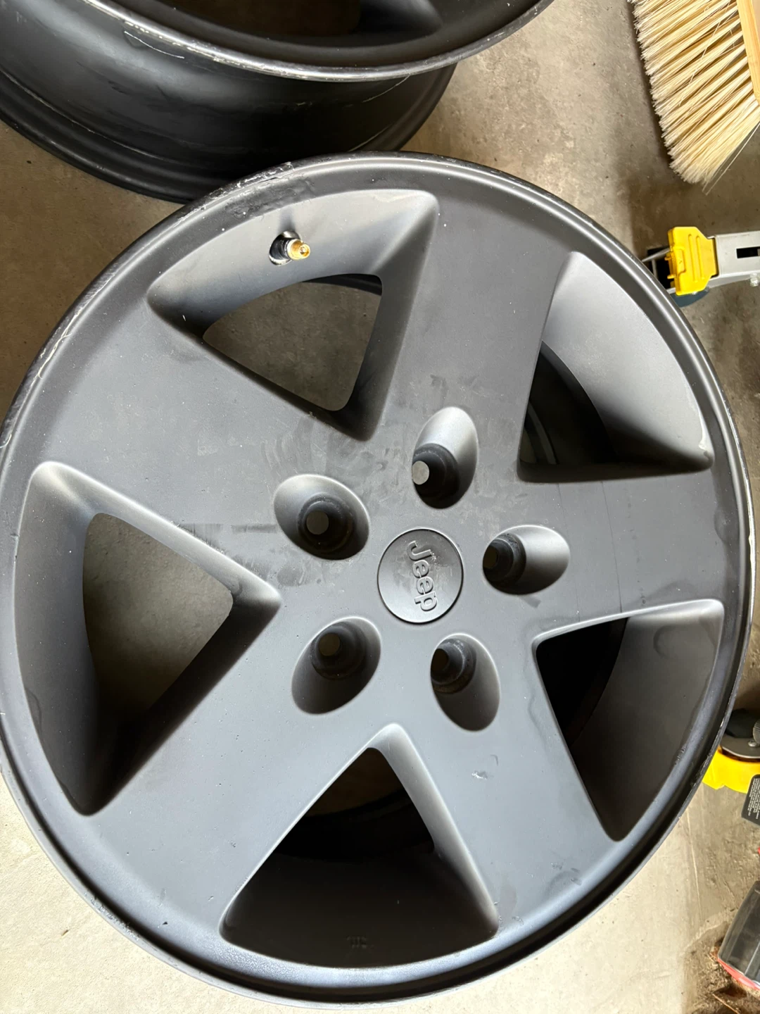 17x7.5 inch Jeep Rims - photo 2