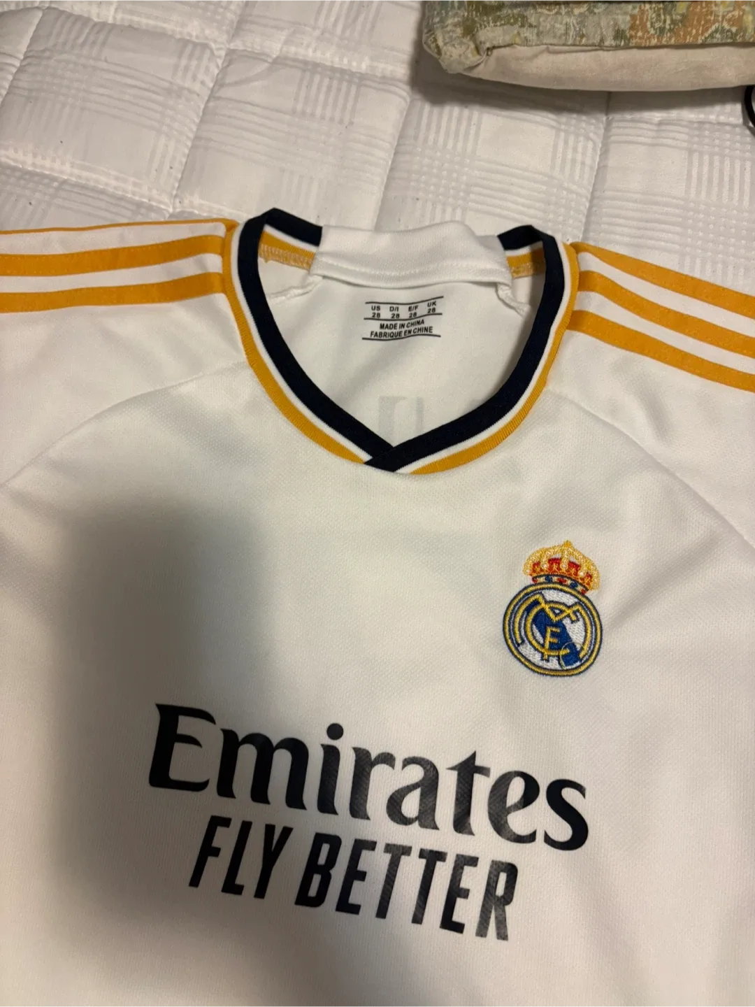 Real Madrid Vini Jr. #7 Kids Soccer Jersey Set - Size 28 image indicator(2)