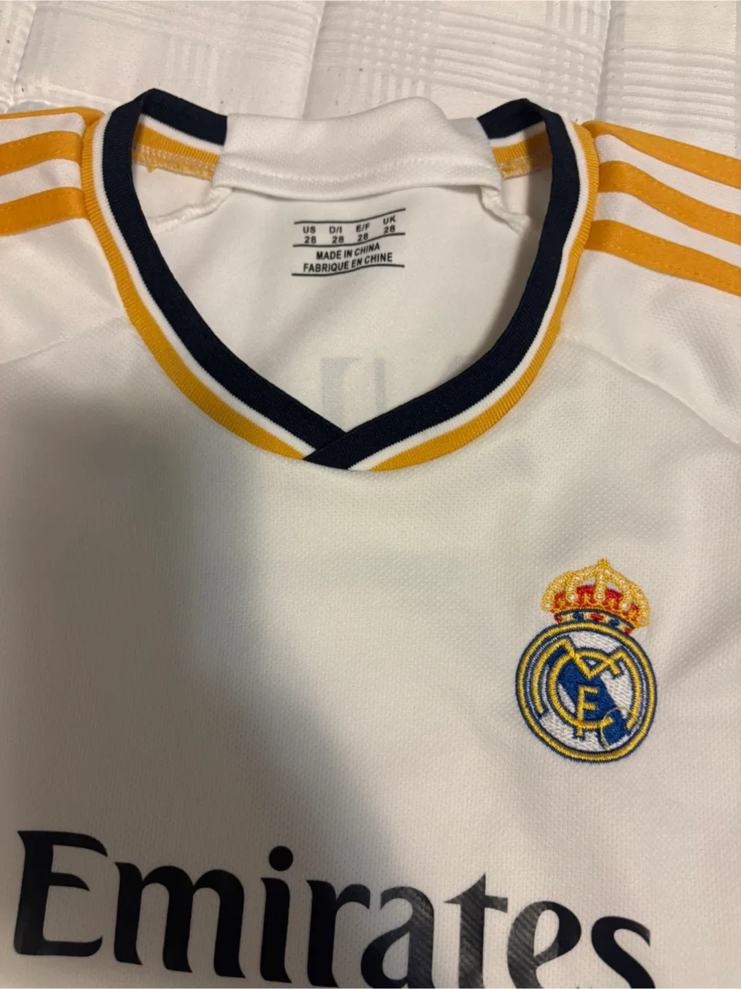 Real Madrid Vini Jr. #7 Kids Soccer Jersey Set - Size 28 image indicator(3)