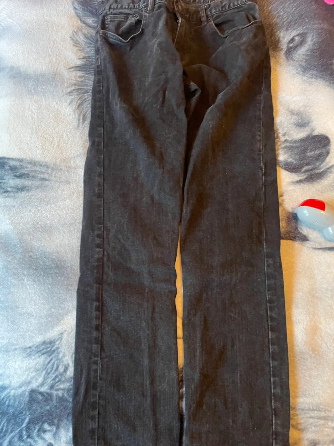 Joe Fresh Slim Straight Black Jeans - Size 33/32 image indicator(7)