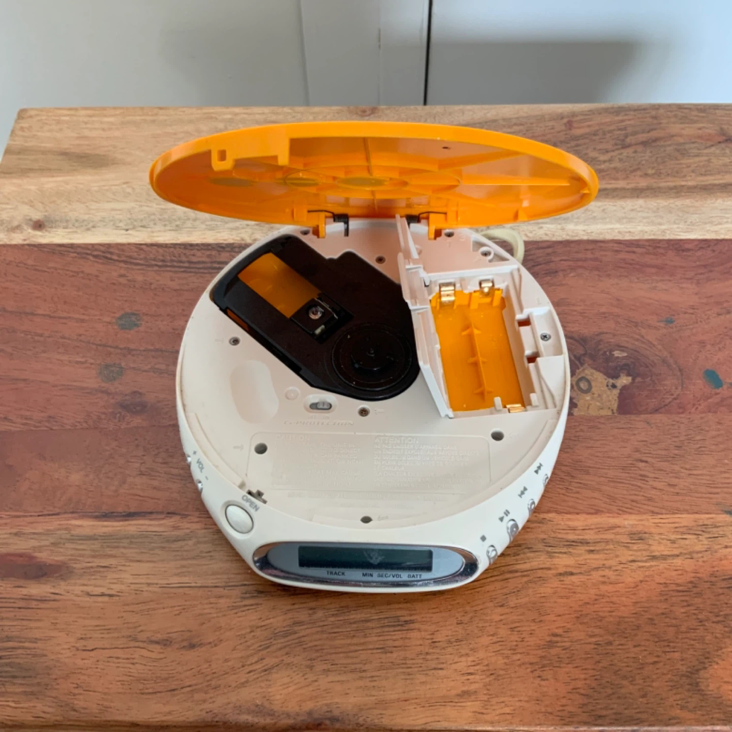 Vintage (90s) Sony CD Walkman - photo 3