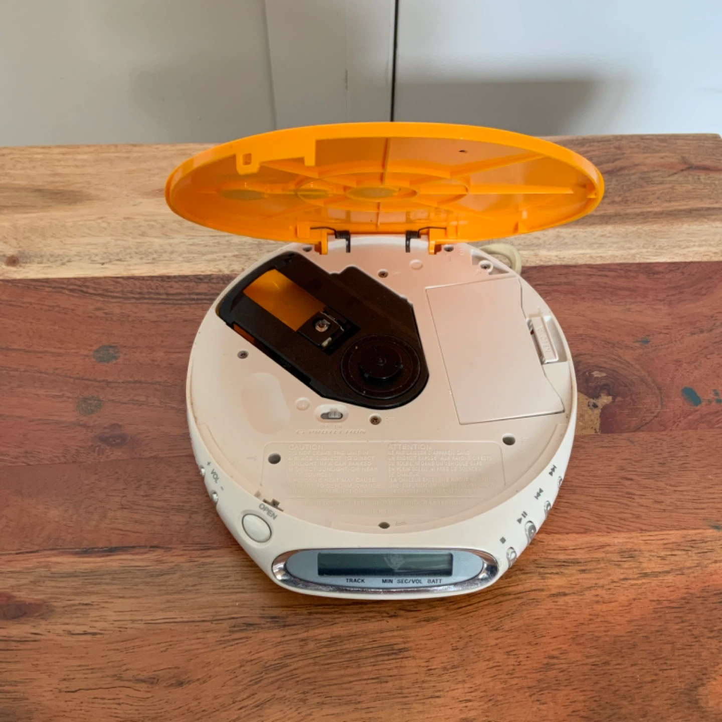 Vintage (90s) Sony CD Walkman - photo 2