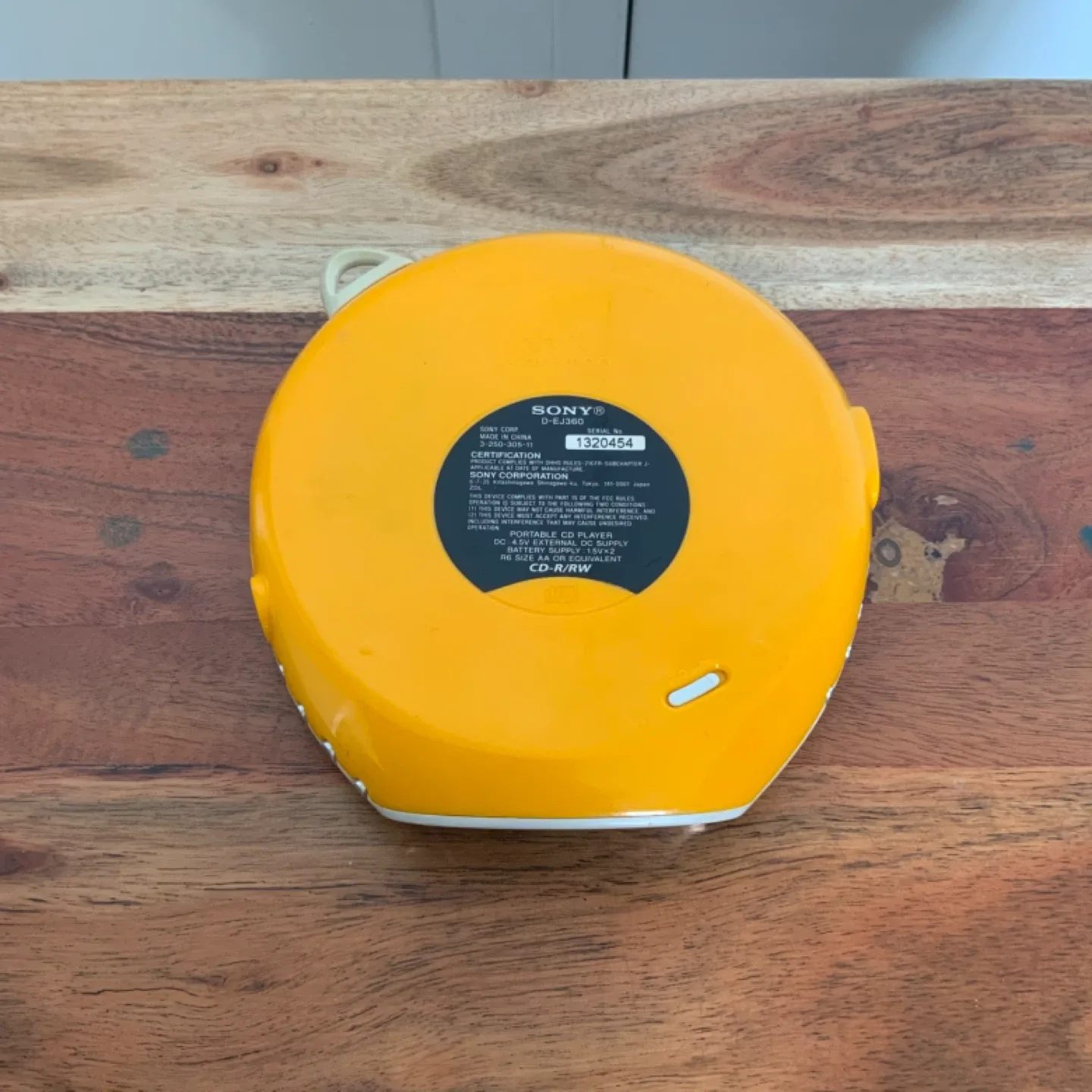 Vintage (90s) Sony CD Walkman image indicator(4)