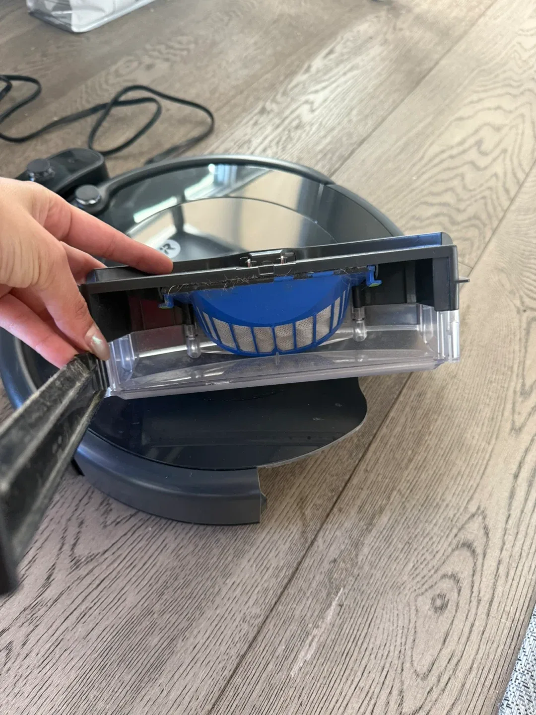 iRobot Roomba 694 Vacuum -Wi-Fi Connectivity image indicator(3)