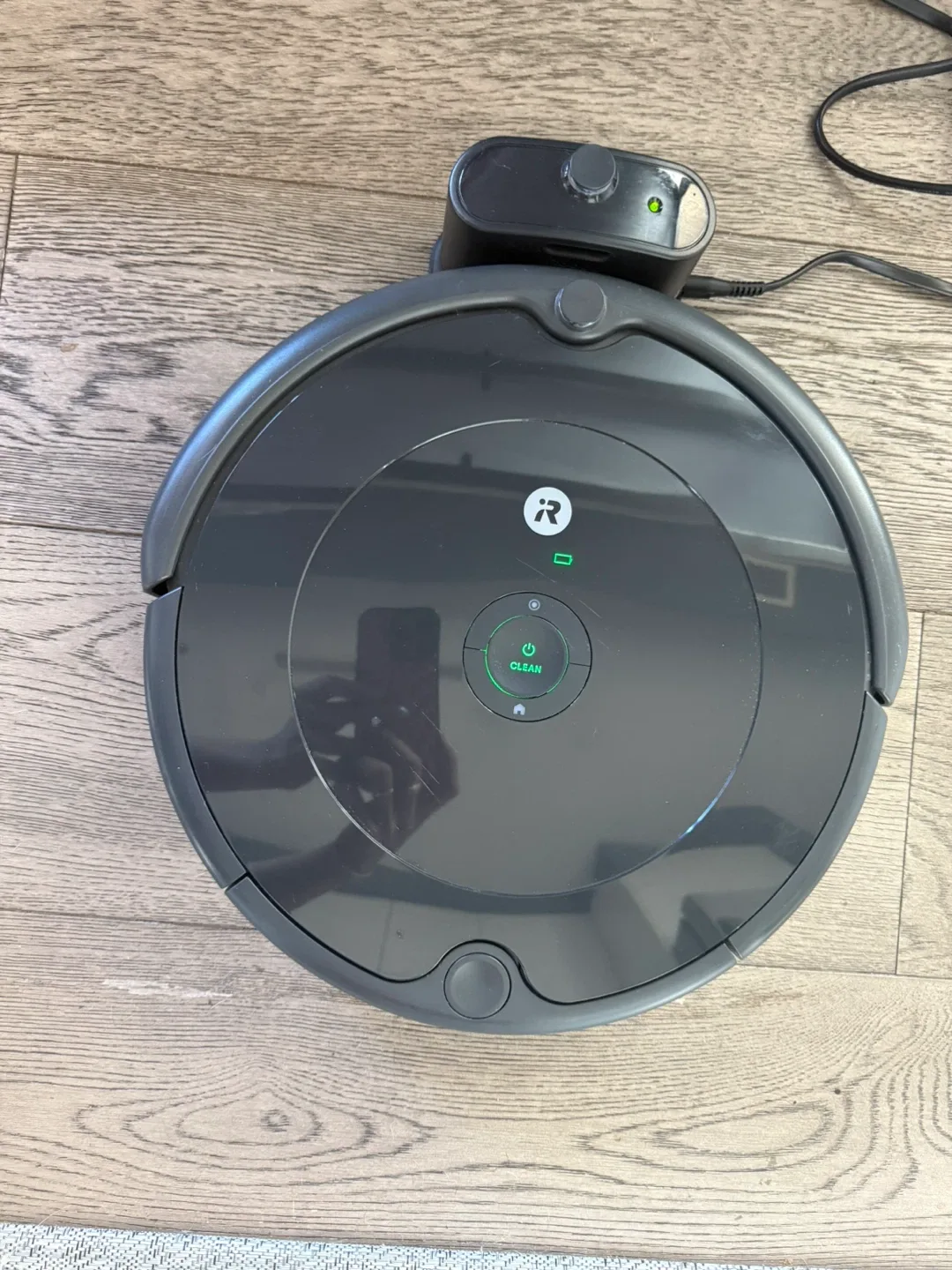 iRobot Roomba 694 Vacuum -Wi-Fi Connectivity image indicator(6)