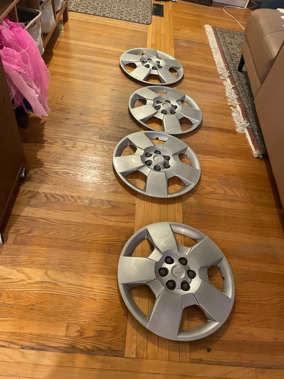 Hubcaps set of 4 thumbnail