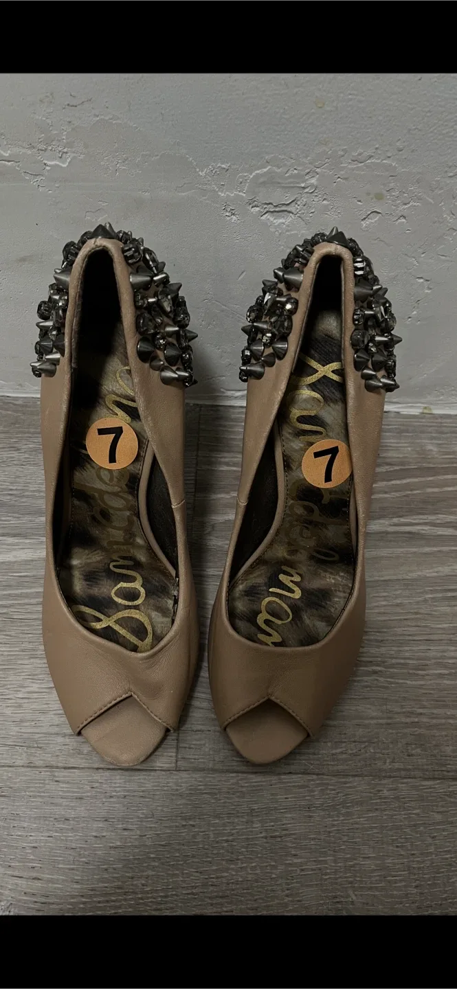 Sam Edelman Studded Heels - Size 7 image indicator(2)