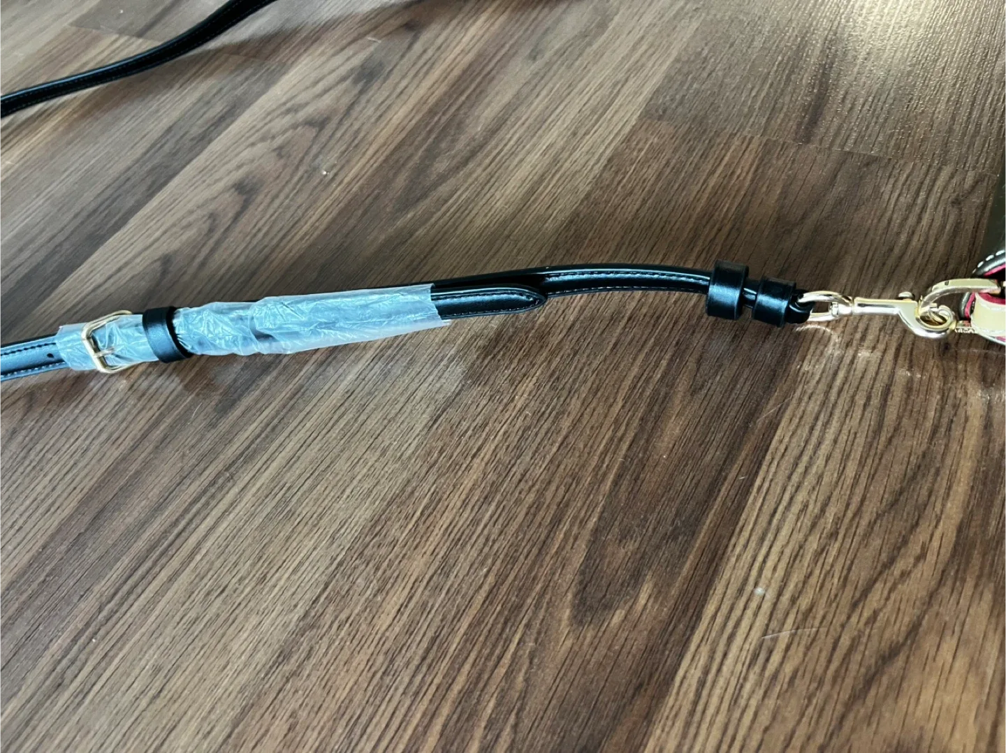 BNWT Arcadia Leather Olive Green Shoulder Bag image indicator(6)