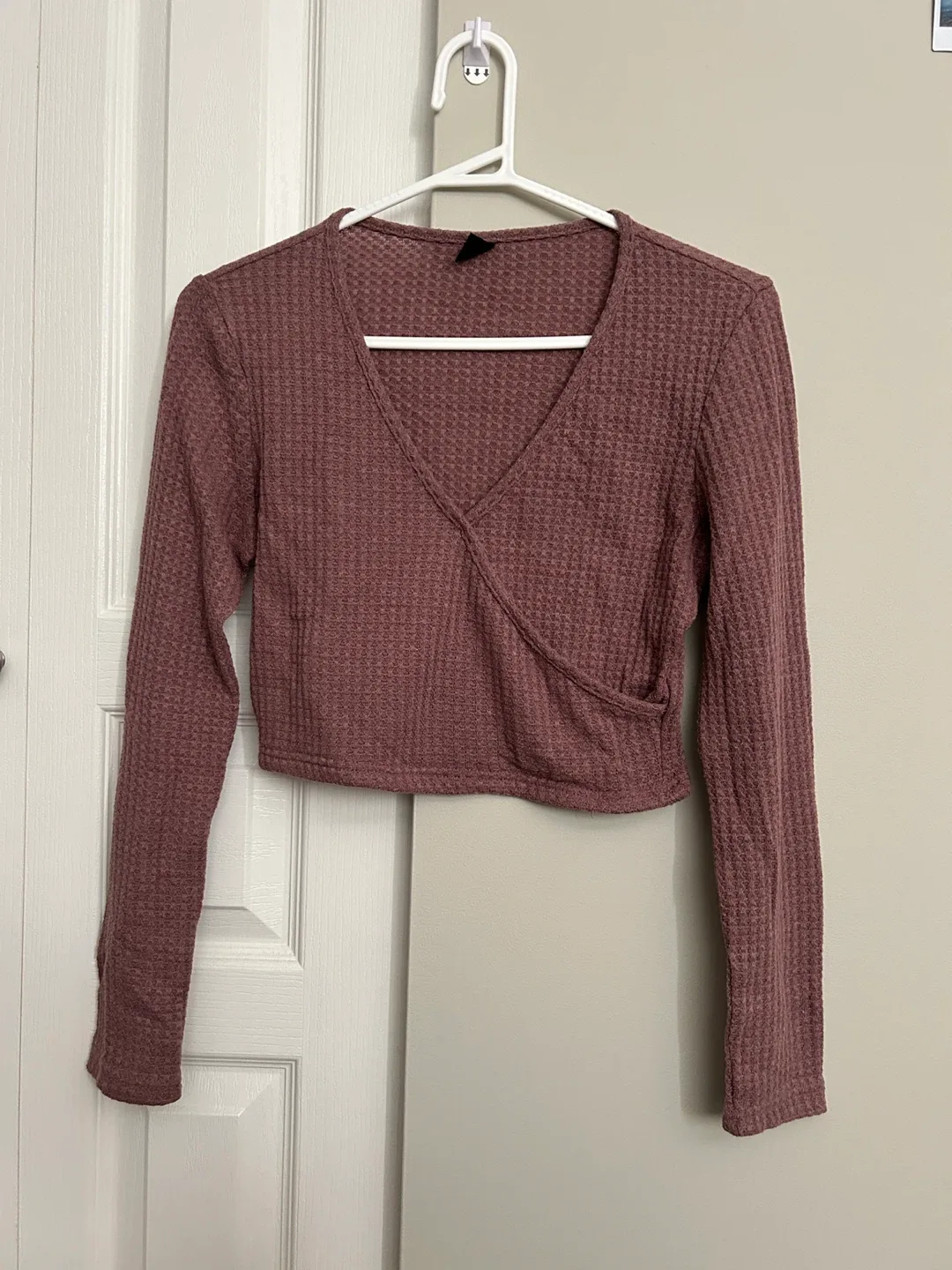 Shein Cropped Long Sleeve Top - Size M thumbnail