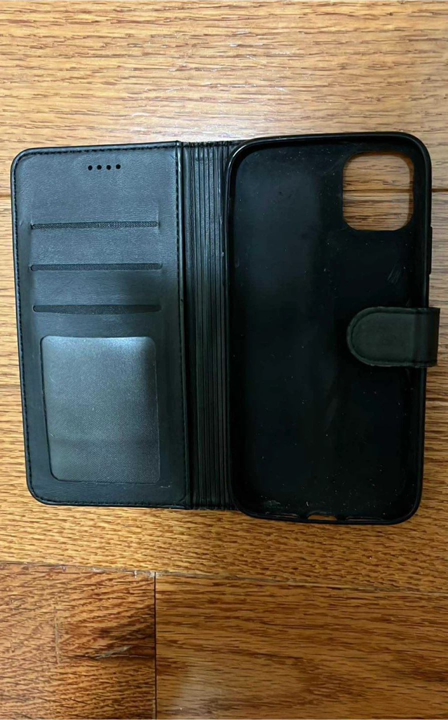 🥕Black iPhone 11 Wallet Case