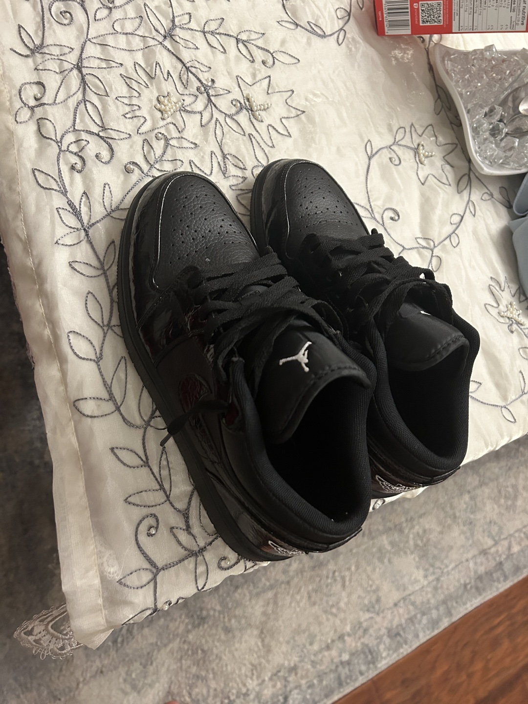 Air Jordan 1 Low Black US 8.5 - photo 3