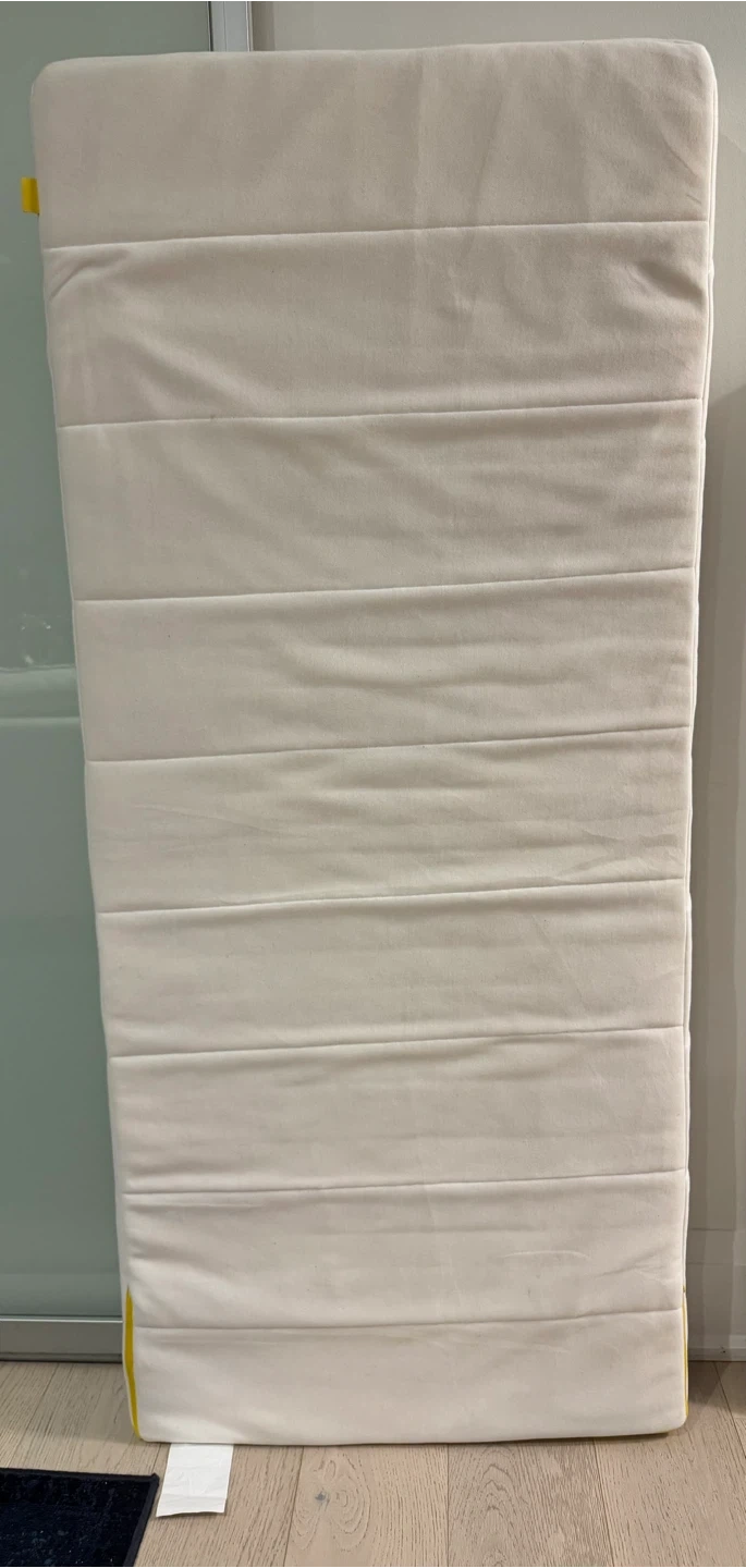 IKEA UNDERLIG Foam mattress for junior bed Karrot