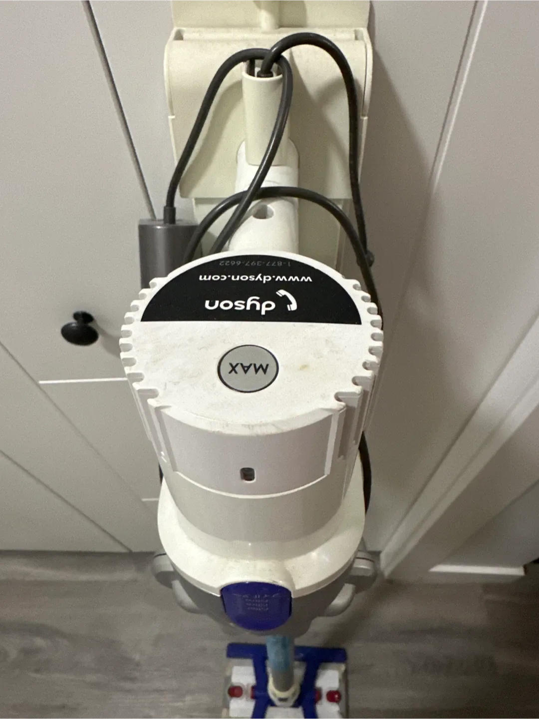 Dyson DC57 Cordless Vacuum and Mop🥕 image indicator(2)