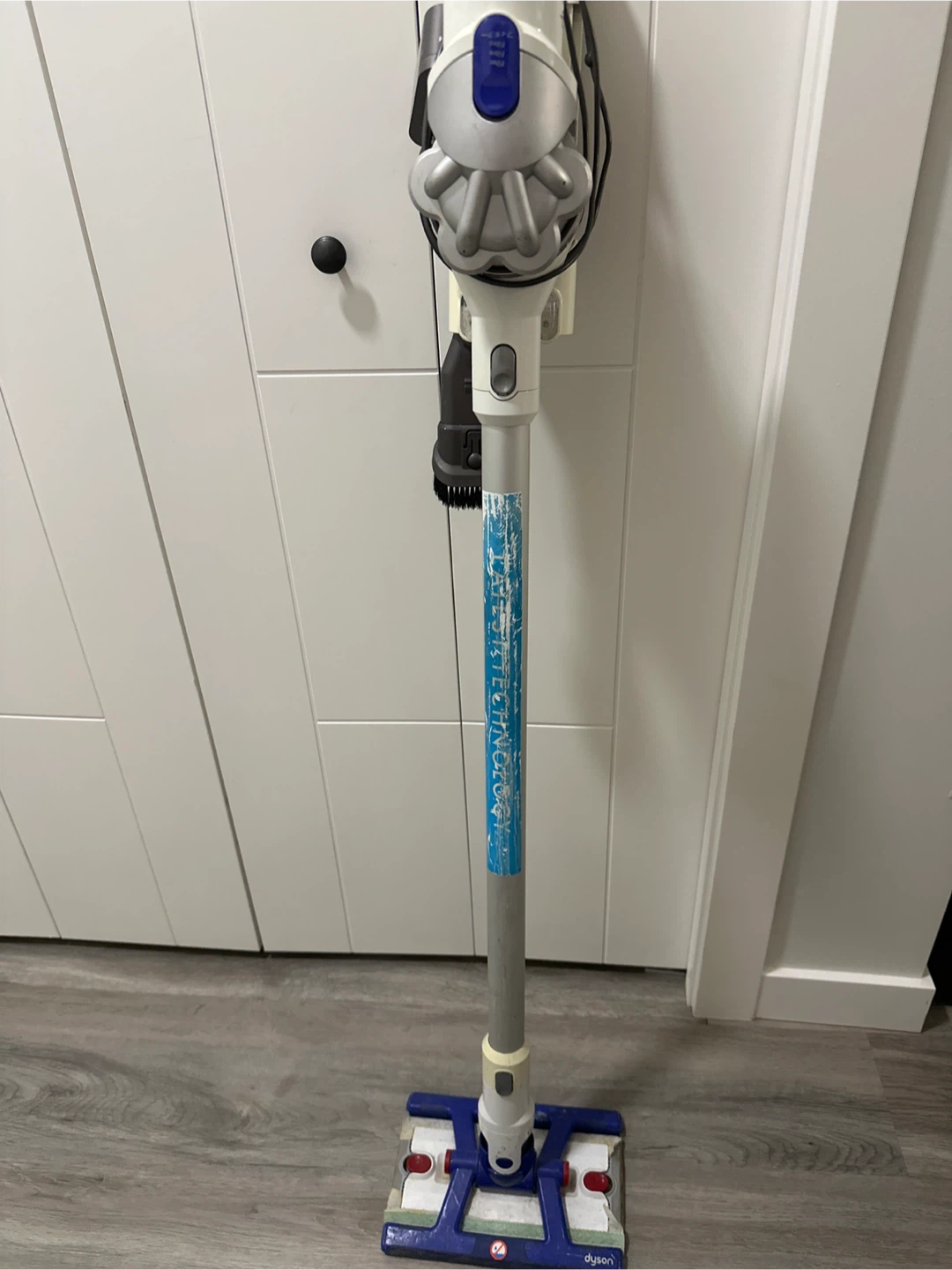 Dyson DC57 Cordless Vacuum and Mop🥕