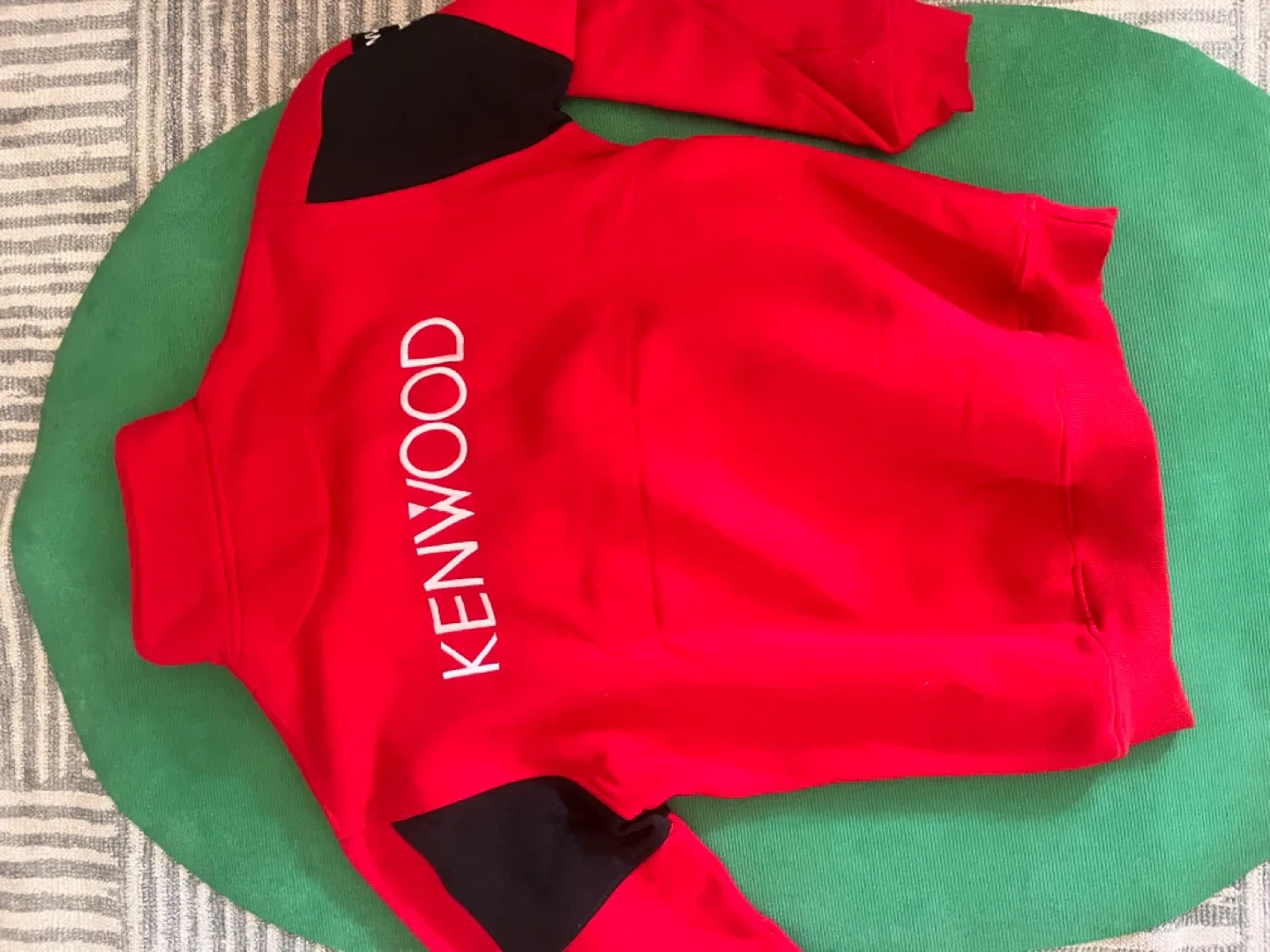 Kenwood Red & Black Pullover - Size M image indicator(3)