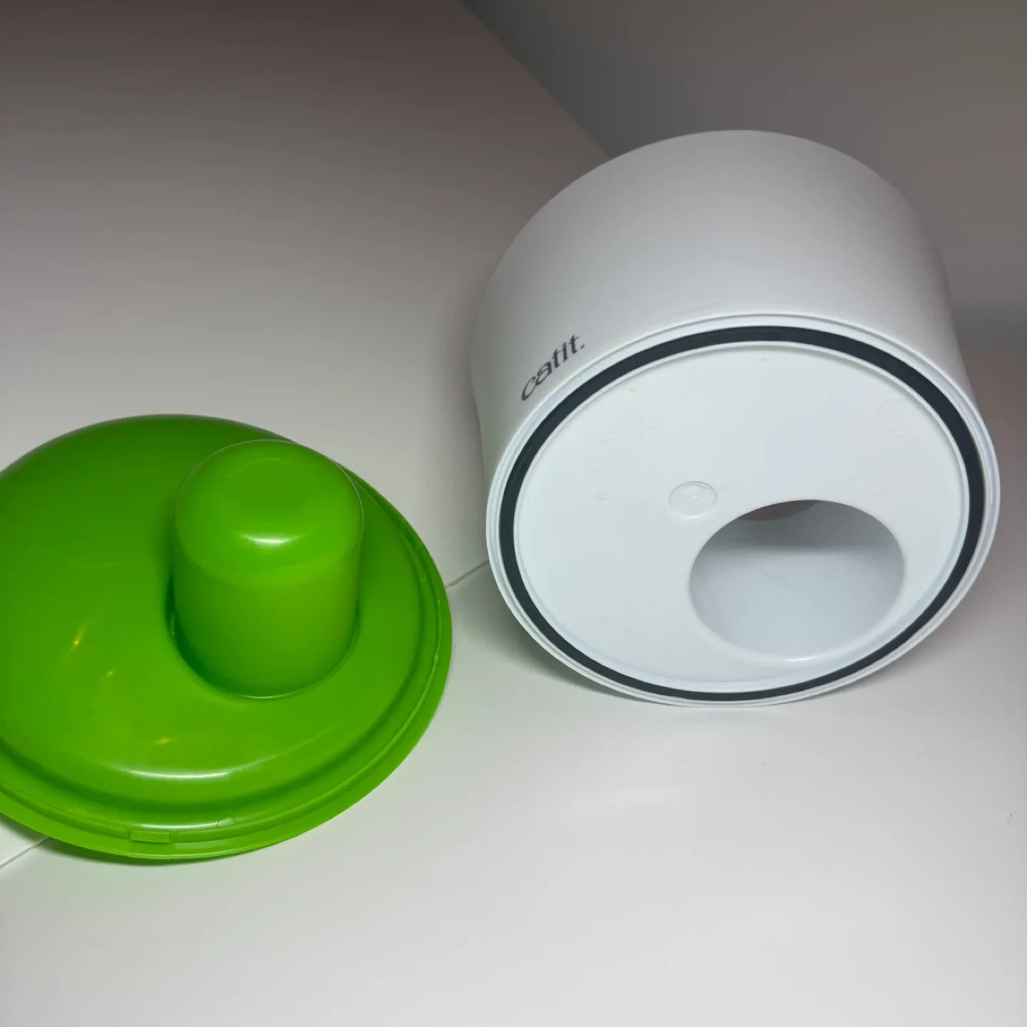 Catit White & Green Cat Feeder image indicator(3)